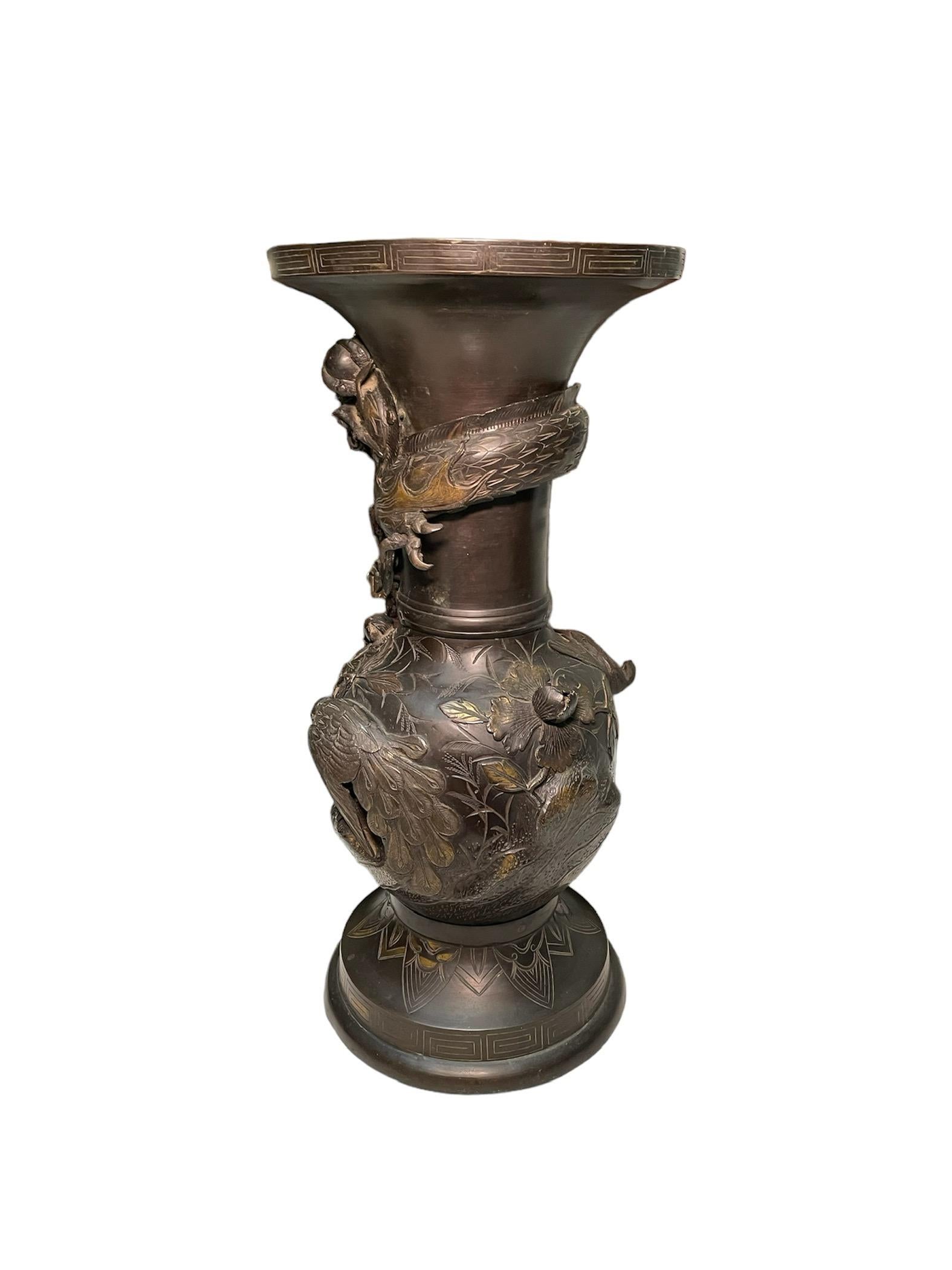 19th Century Japanese Pair of Bronze Urn Vases For Sale 10