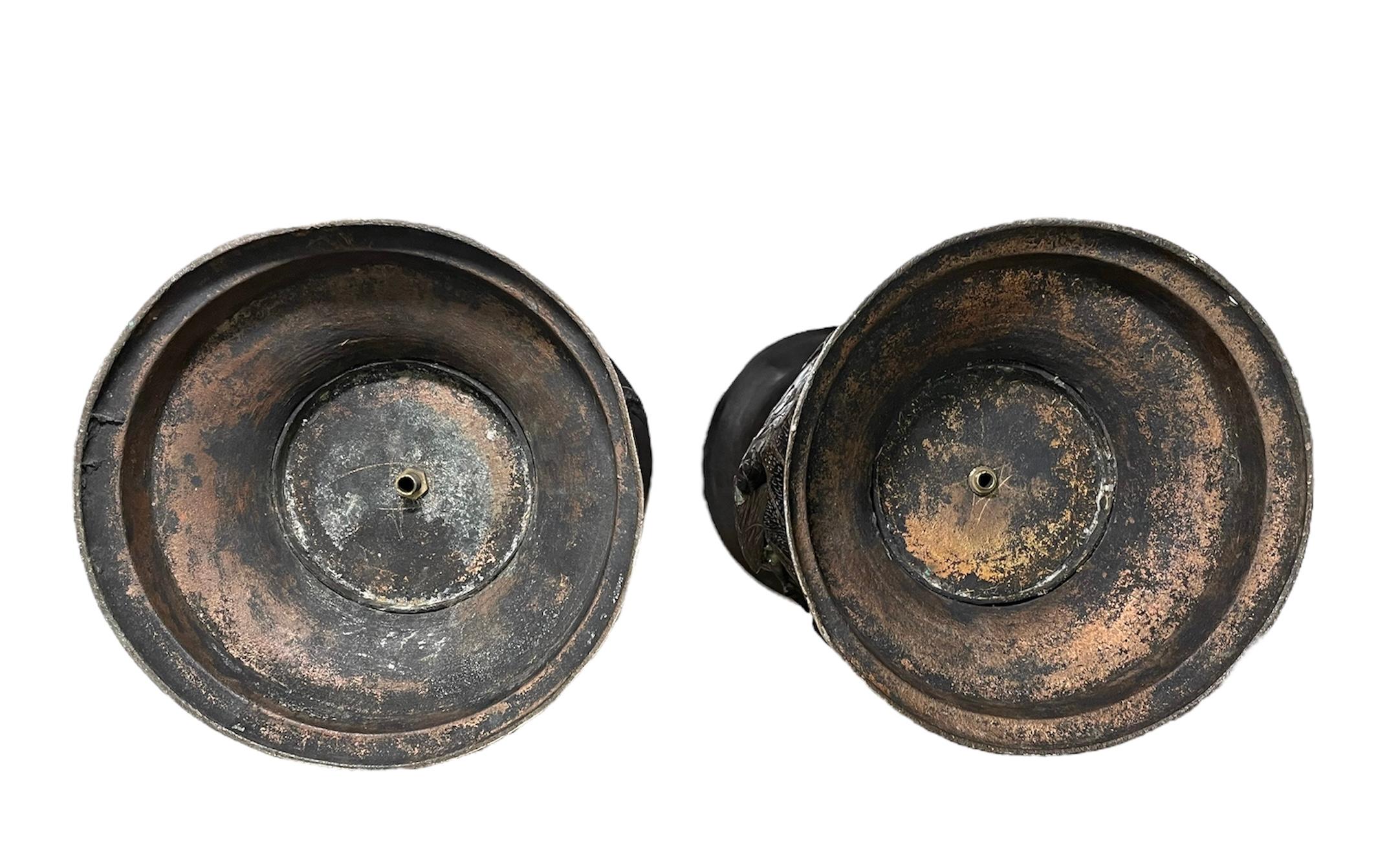 Japonisme 19th Century Japanese Pair of Bronze Urn Vases For Sale