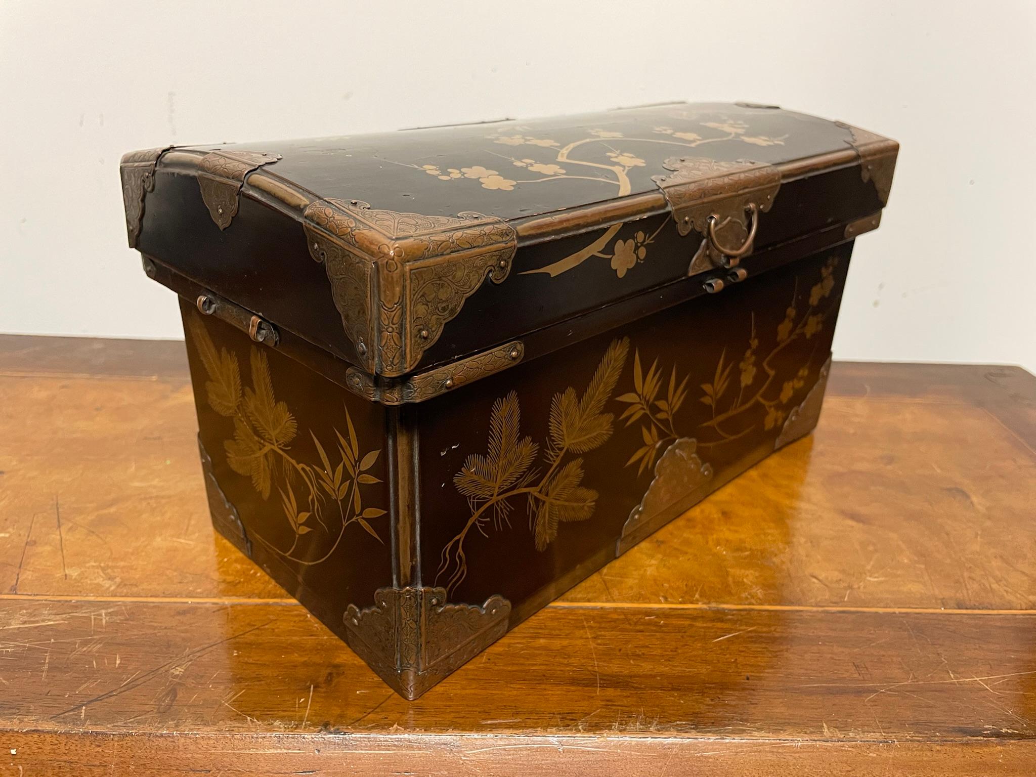 19th Century Japanese Plum Lacquer and Gilt Box with Etched Copper Mounts 12