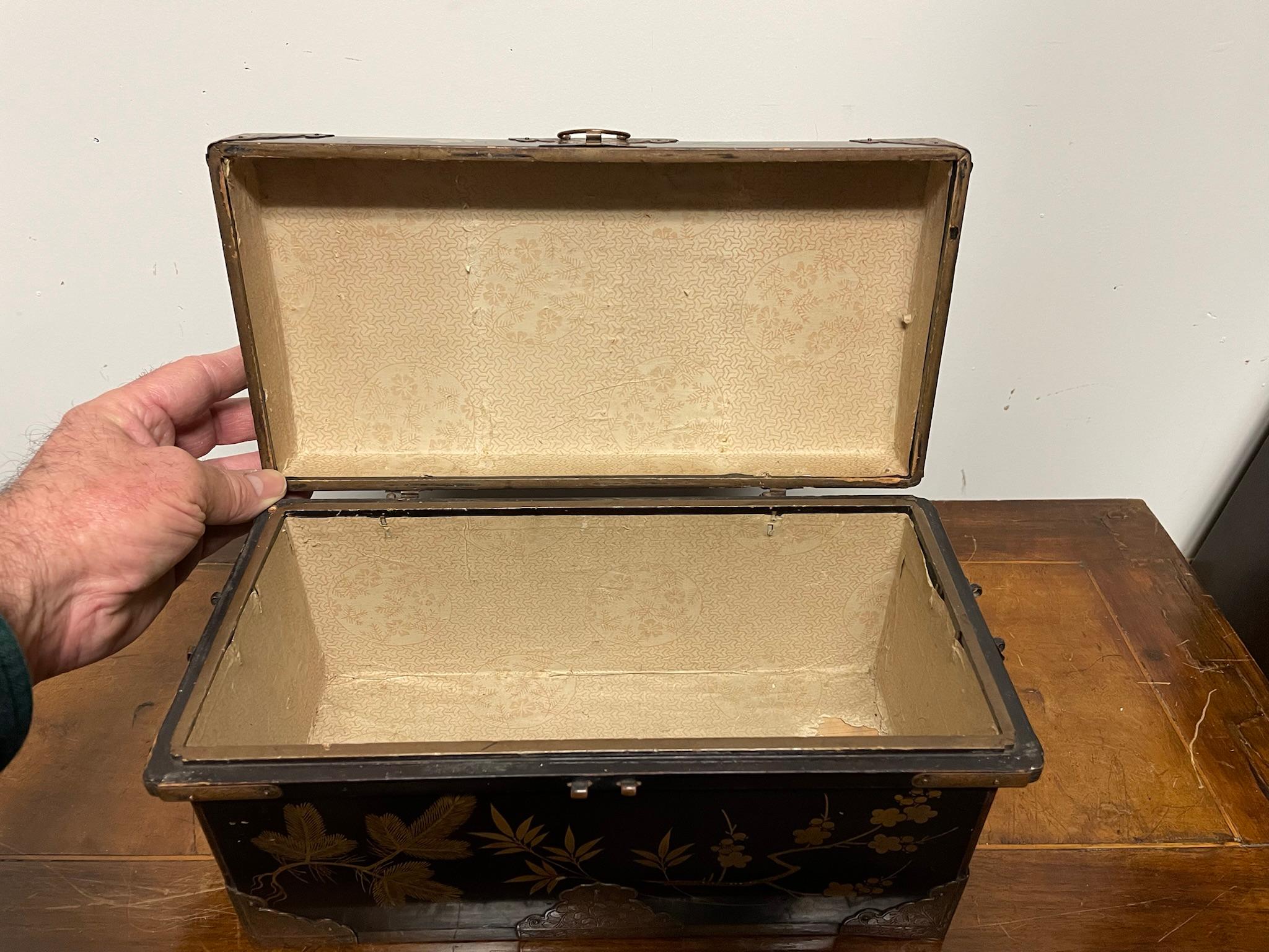 19th Century Japanese Plum Lacquer and Gilt Box with Etched Copper Mounts 13