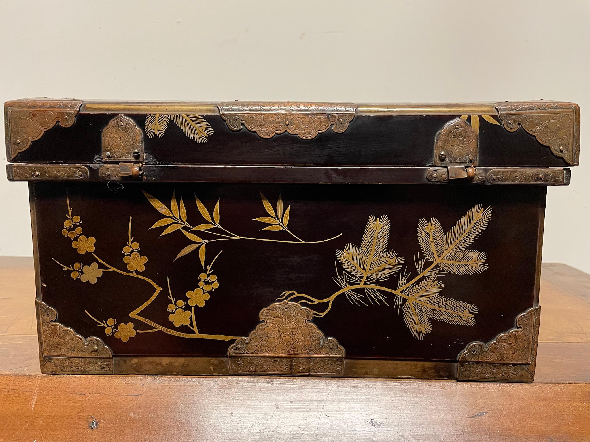 19th Century Japanese Plum Lacquer and Gilt Box with Etched Copper Mounts 5
