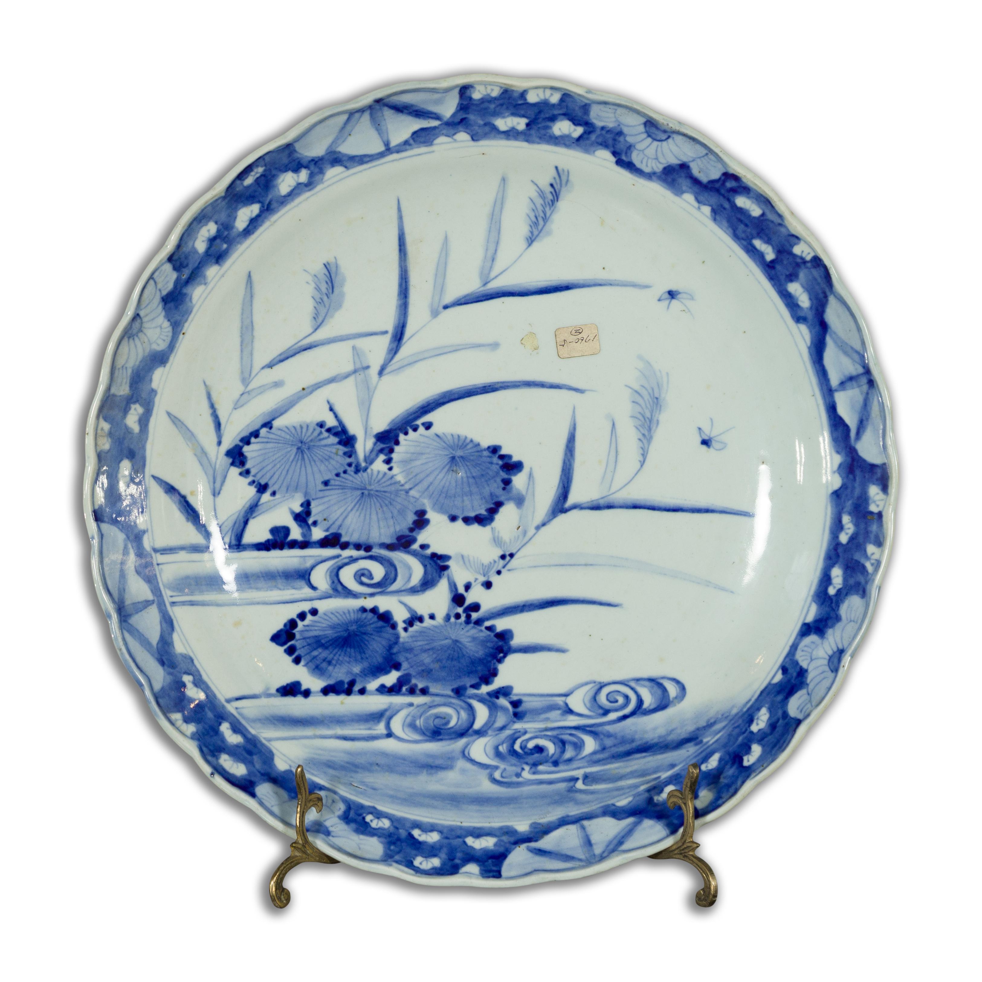 Japanischer Imari-Porzellanteller des 19. Jahrhunderts mit blau-weißer Bemalung im Angebot 15