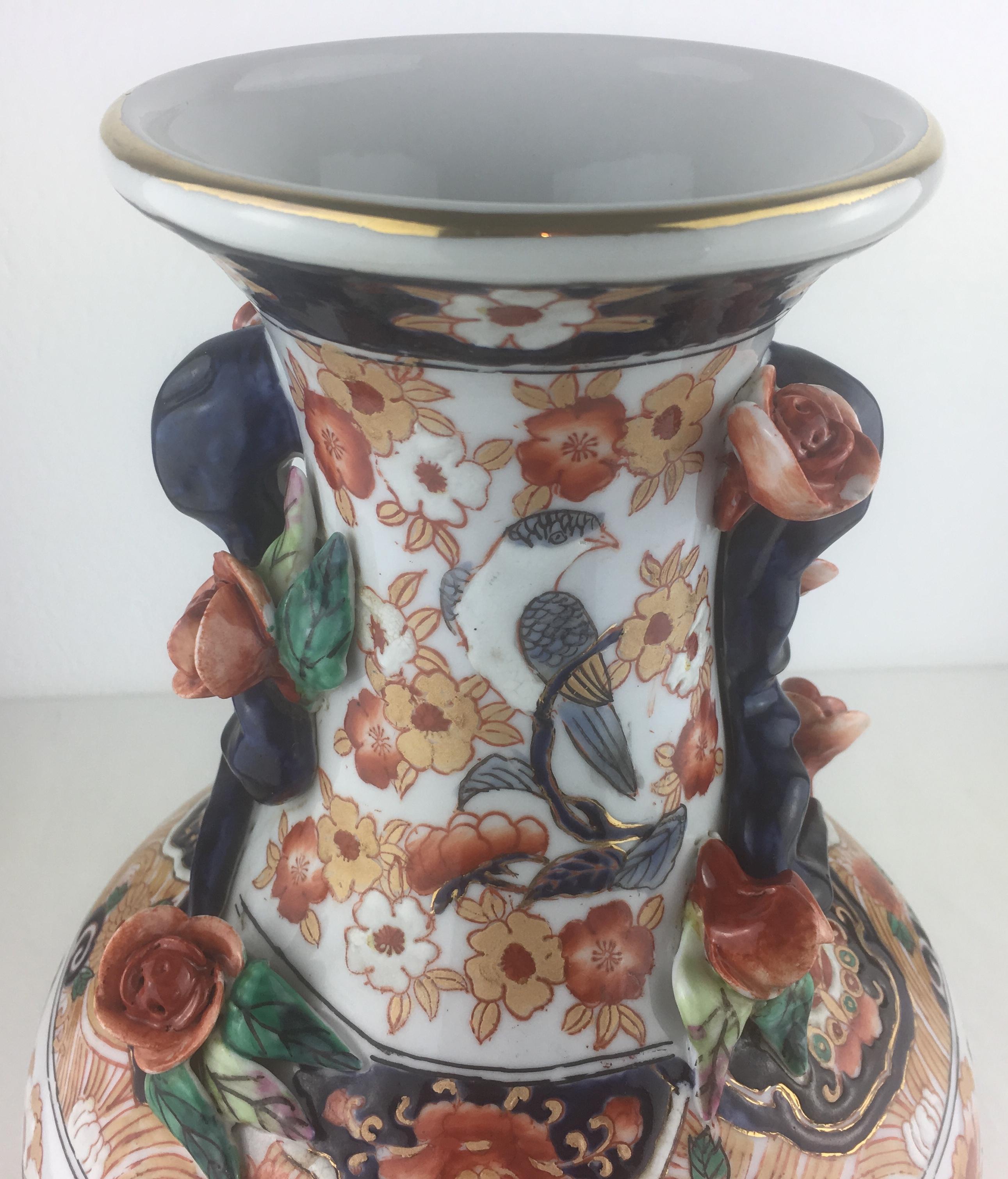 19th Century Japanese Porcelain Imari Vase with Polychrome Decor  7