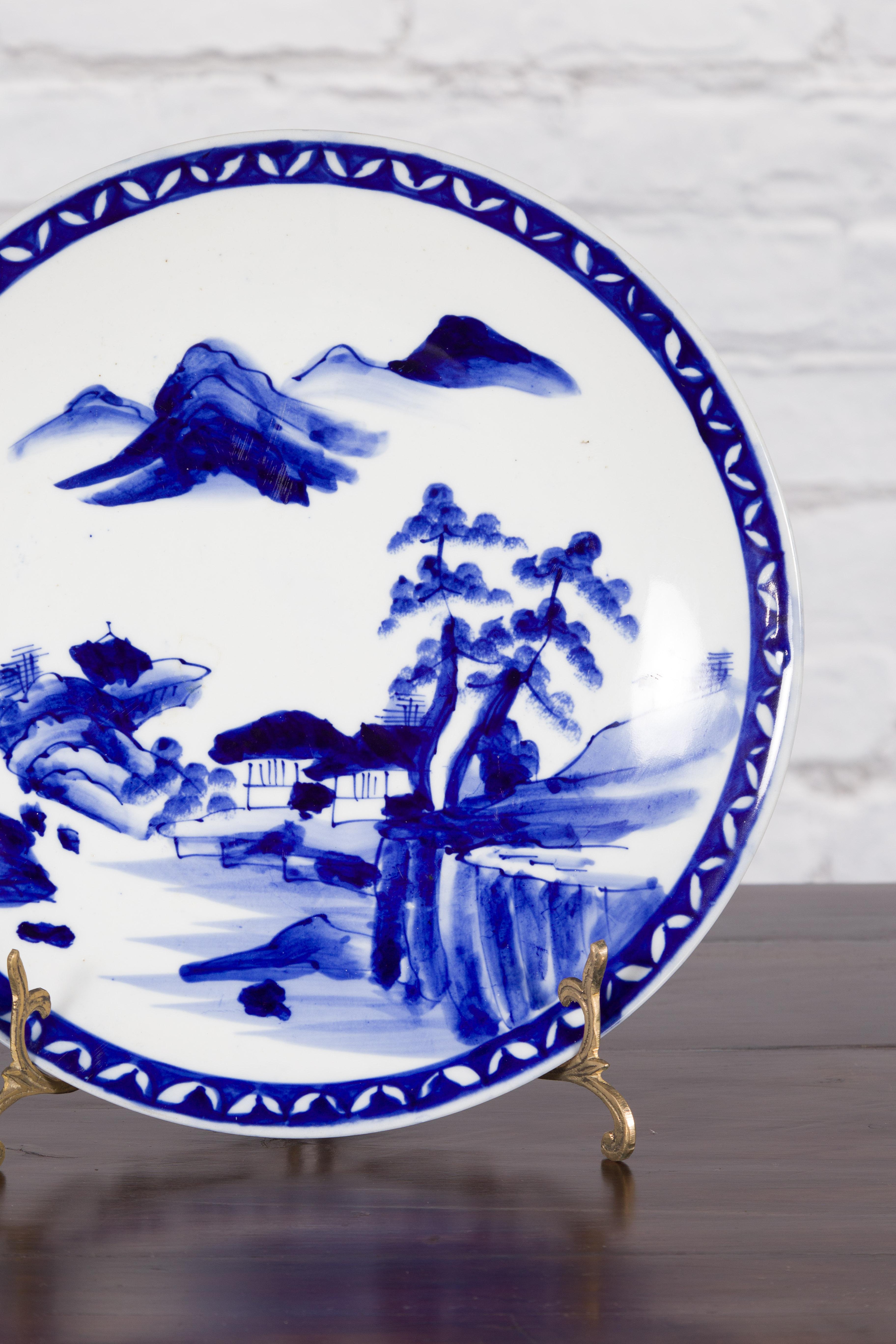 19th Century Japanese Porcelain Plate with Hand-Painted Blue and White Décor For Sale 2