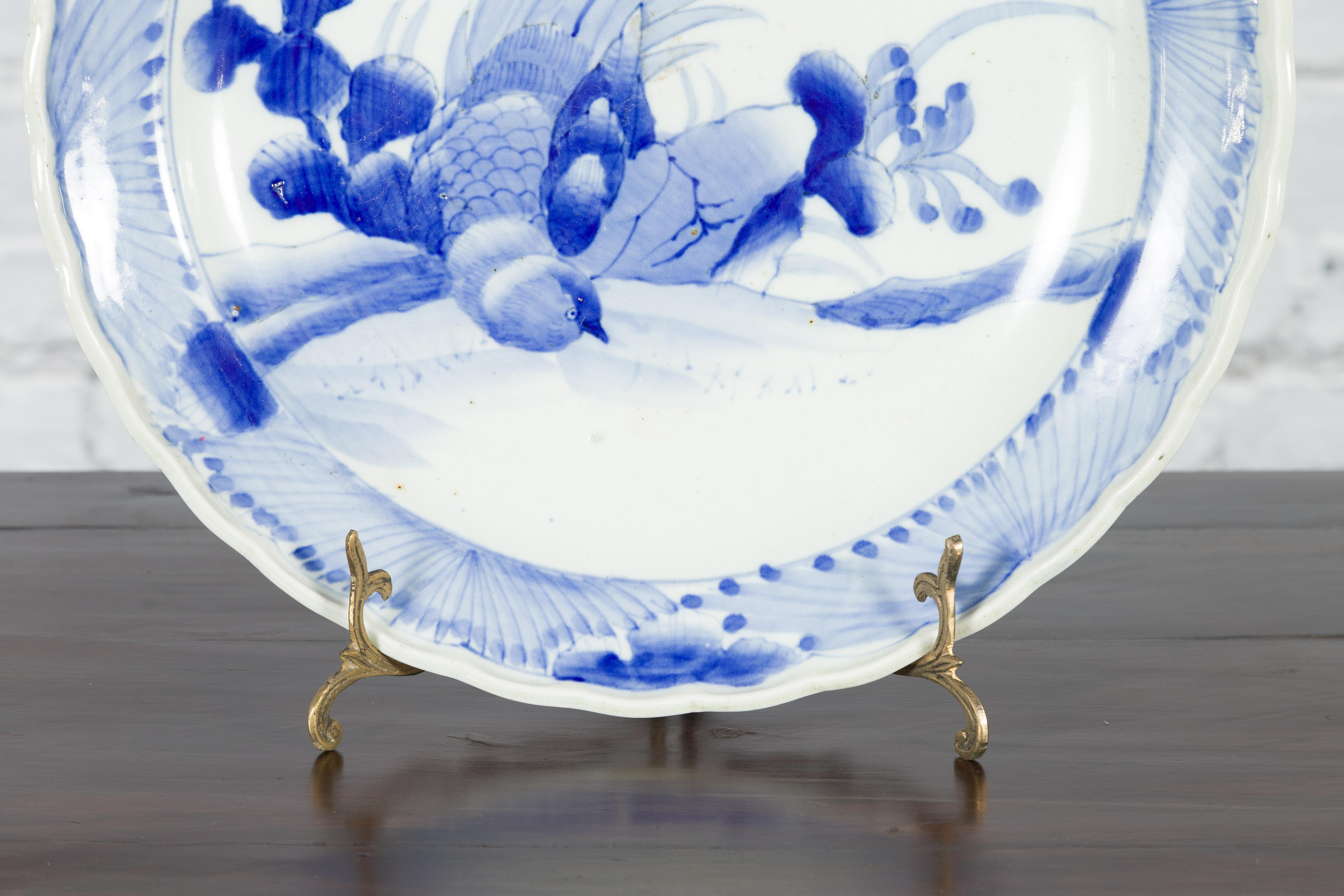 19th Century Japanese Porcelain Plate with Hand-Painted Blue and White Décor For Sale 5