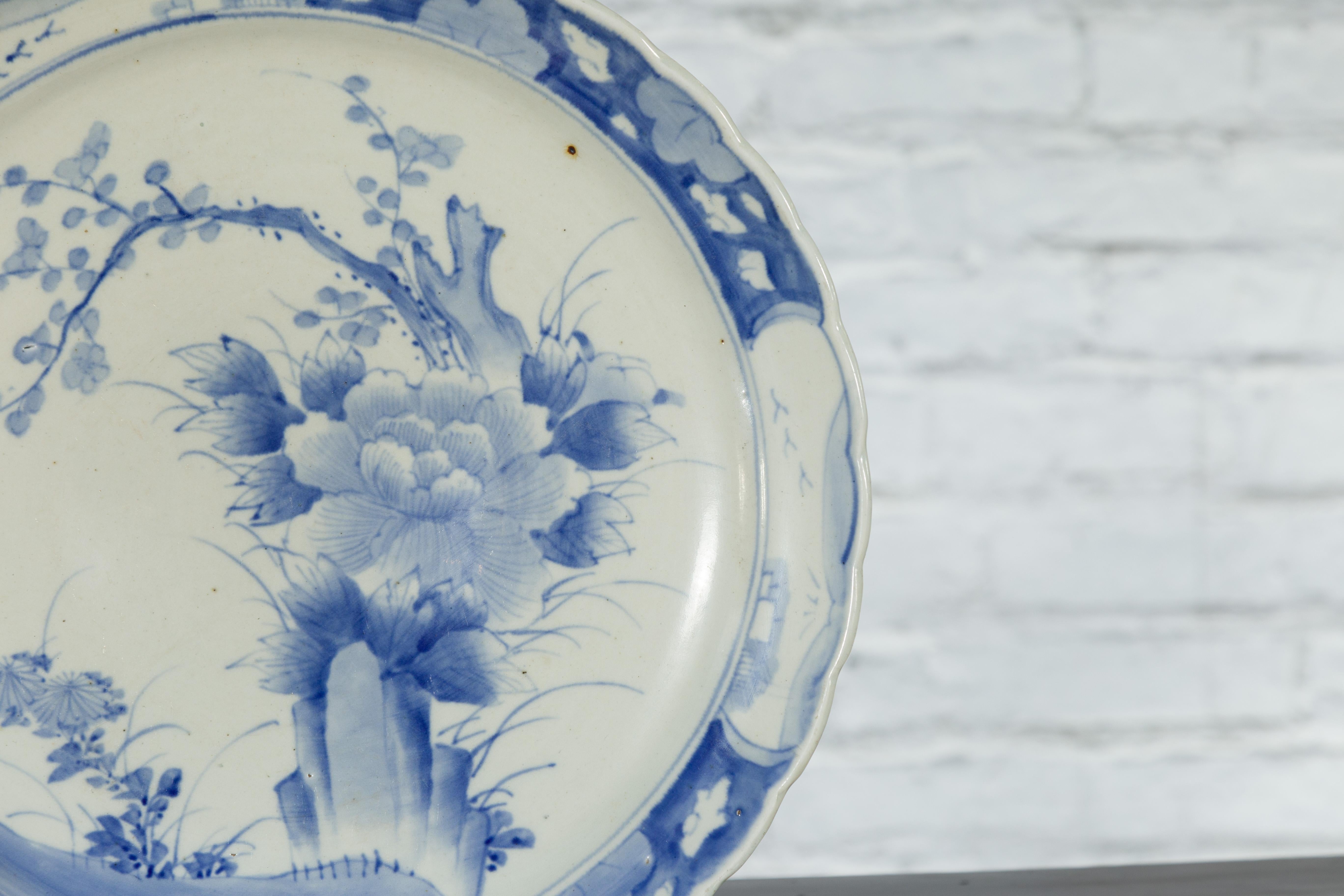 19th Century Japanese Porcelain Plate with Painted Blue and White Tree Décor For Sale 3