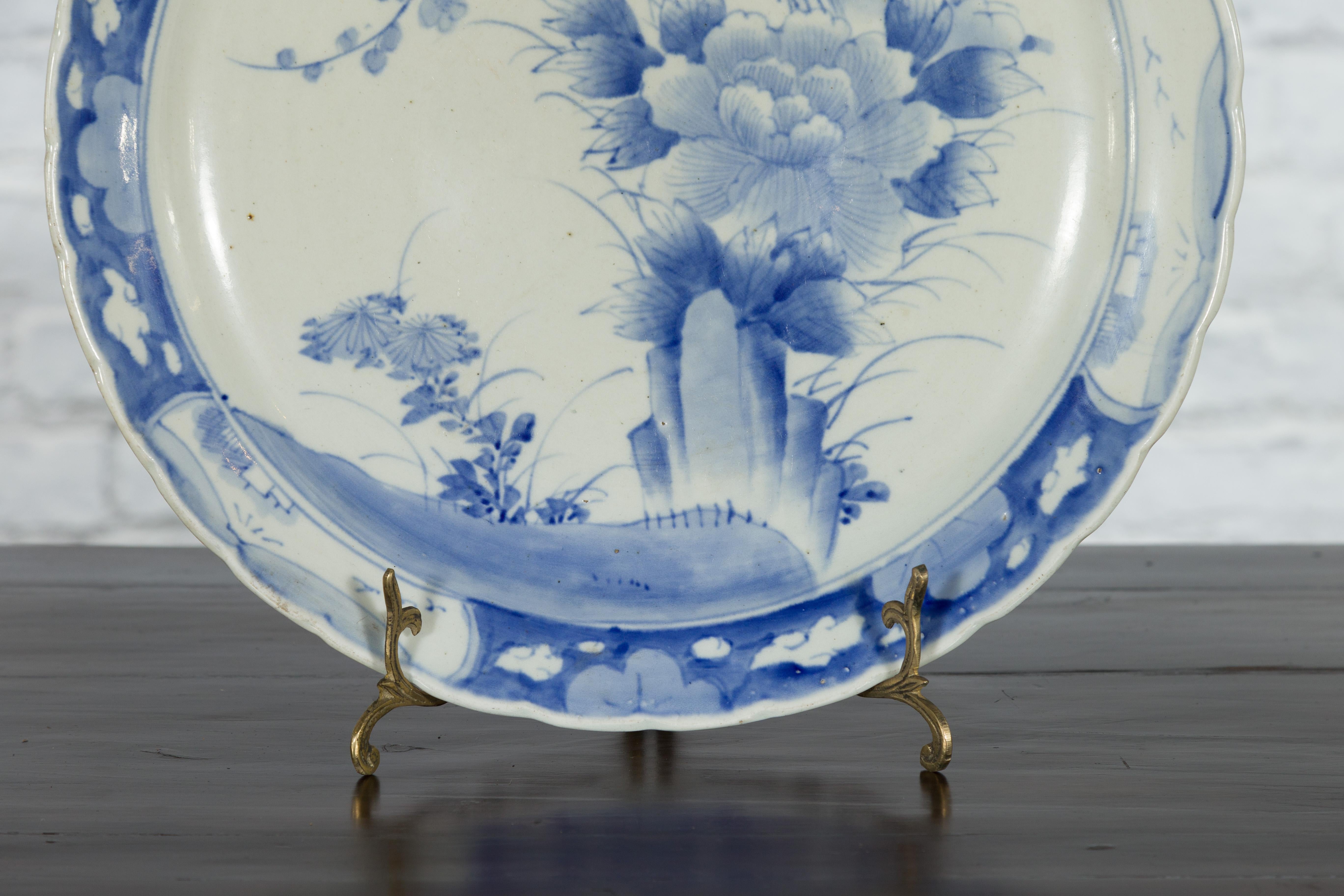19th Century Japanese Porcelain Plate with Painted Blue and White Tree Décor For Sale 4