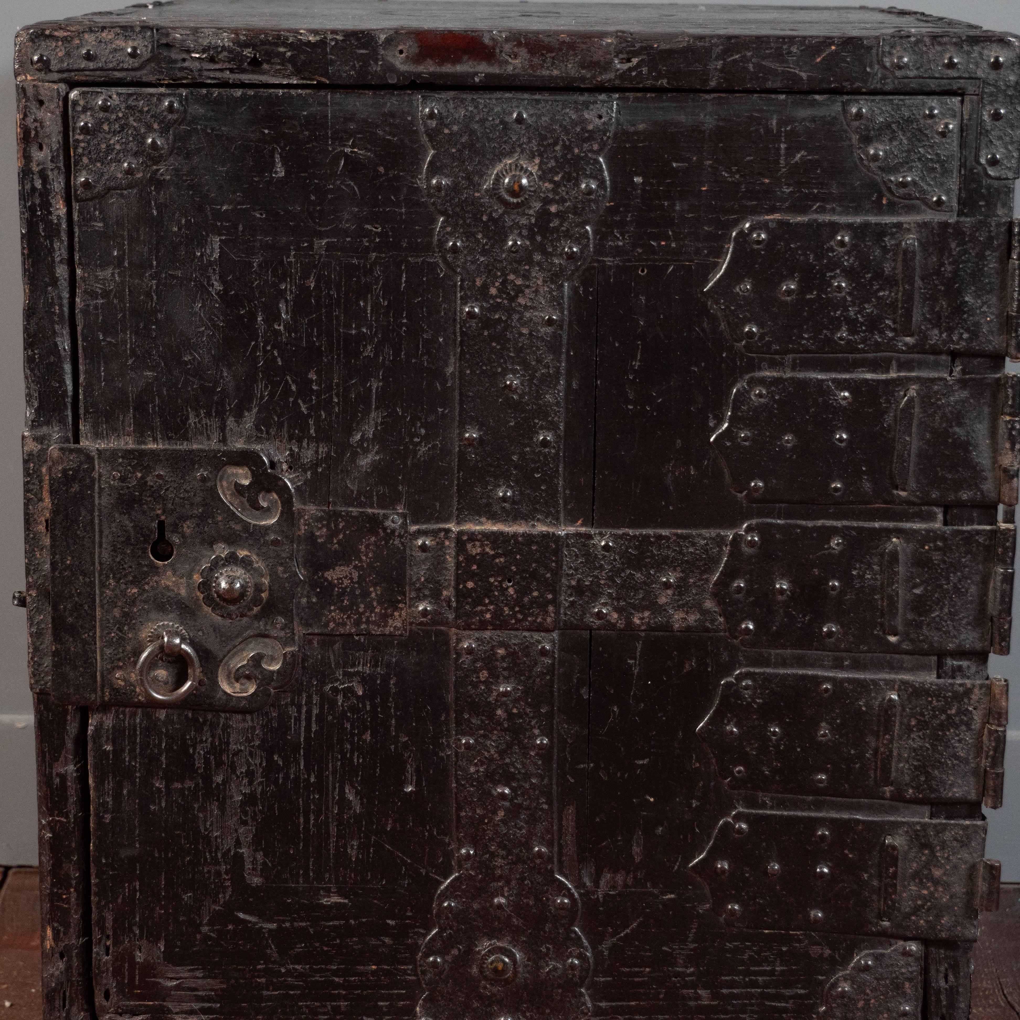 19th Century Japanese Safe, Meiji Period In Good Condition In Southampton, NY