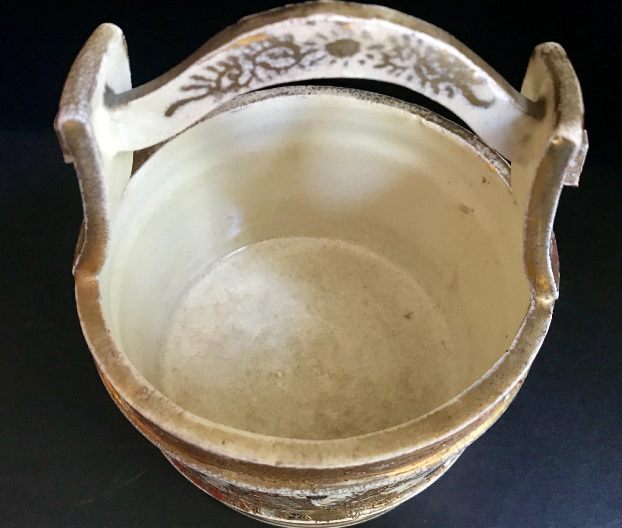 seau à eau en porcelaine Satsuma du 19ème siècle:: vase de puits à souhaits en vente 1