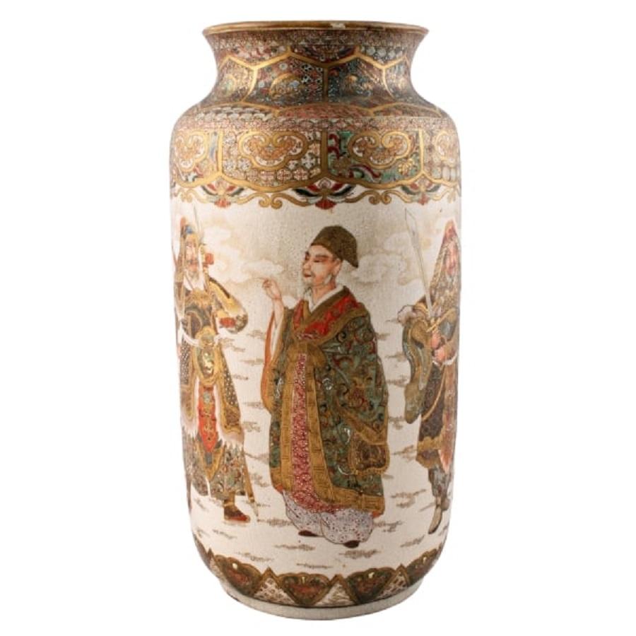A late 19th century Japanese Meiji period (1864-1912) Satsuma pottery vase.

The vase is decorated with six full length hand painted Samurai warriors and dignitaries along with panels of specimen patterns.

The vase is in good original condition