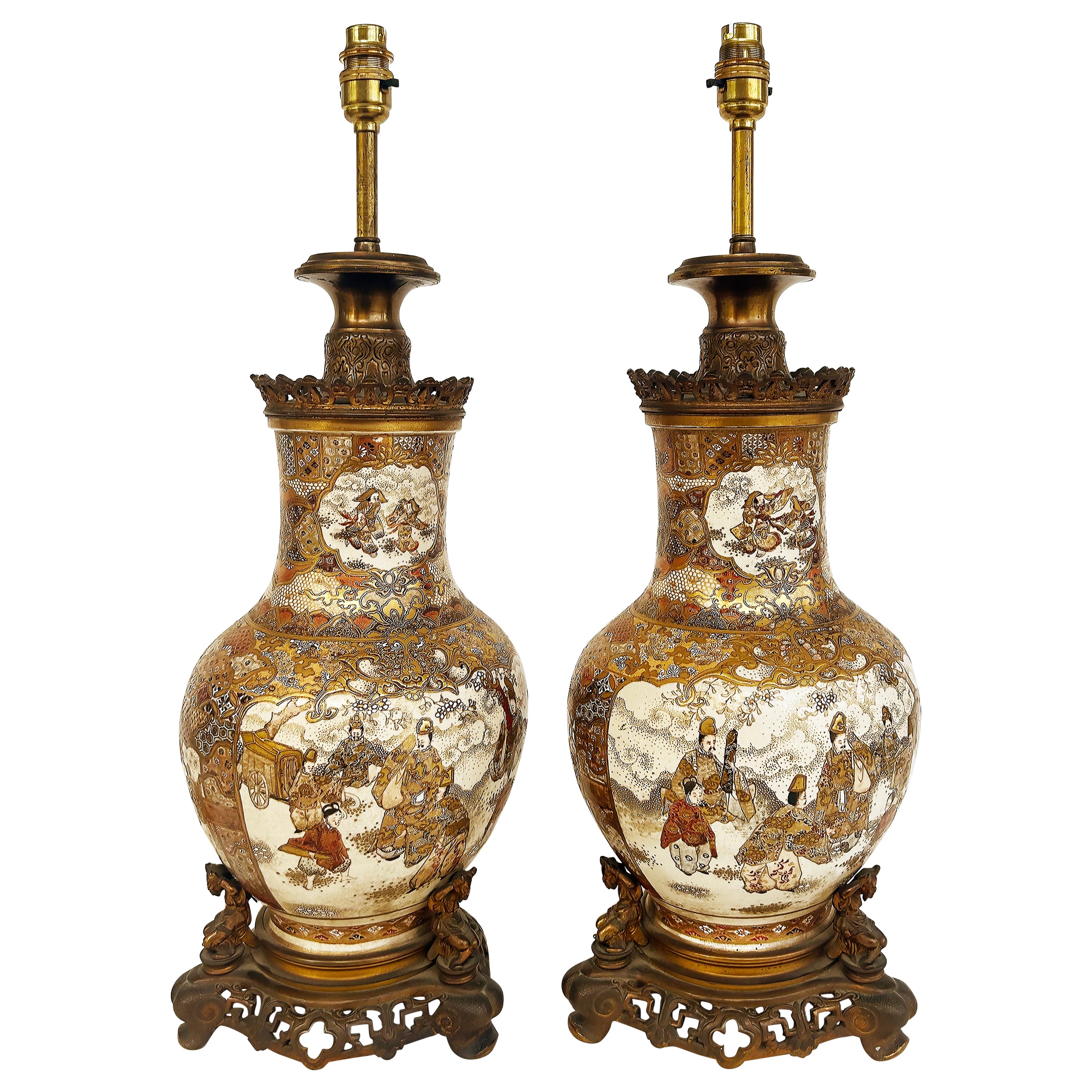 Jarrones Satsuma Japoneses del Siglo XIX Montados como Lámparas, Monturas de Bronce Dorado, Pareja en venta