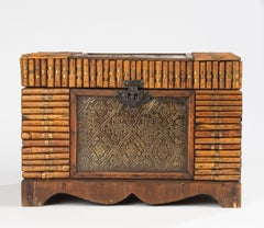 Caja de Almacenamiento de Estilo Japonés del Siglo XIX - Bambú y Cobre