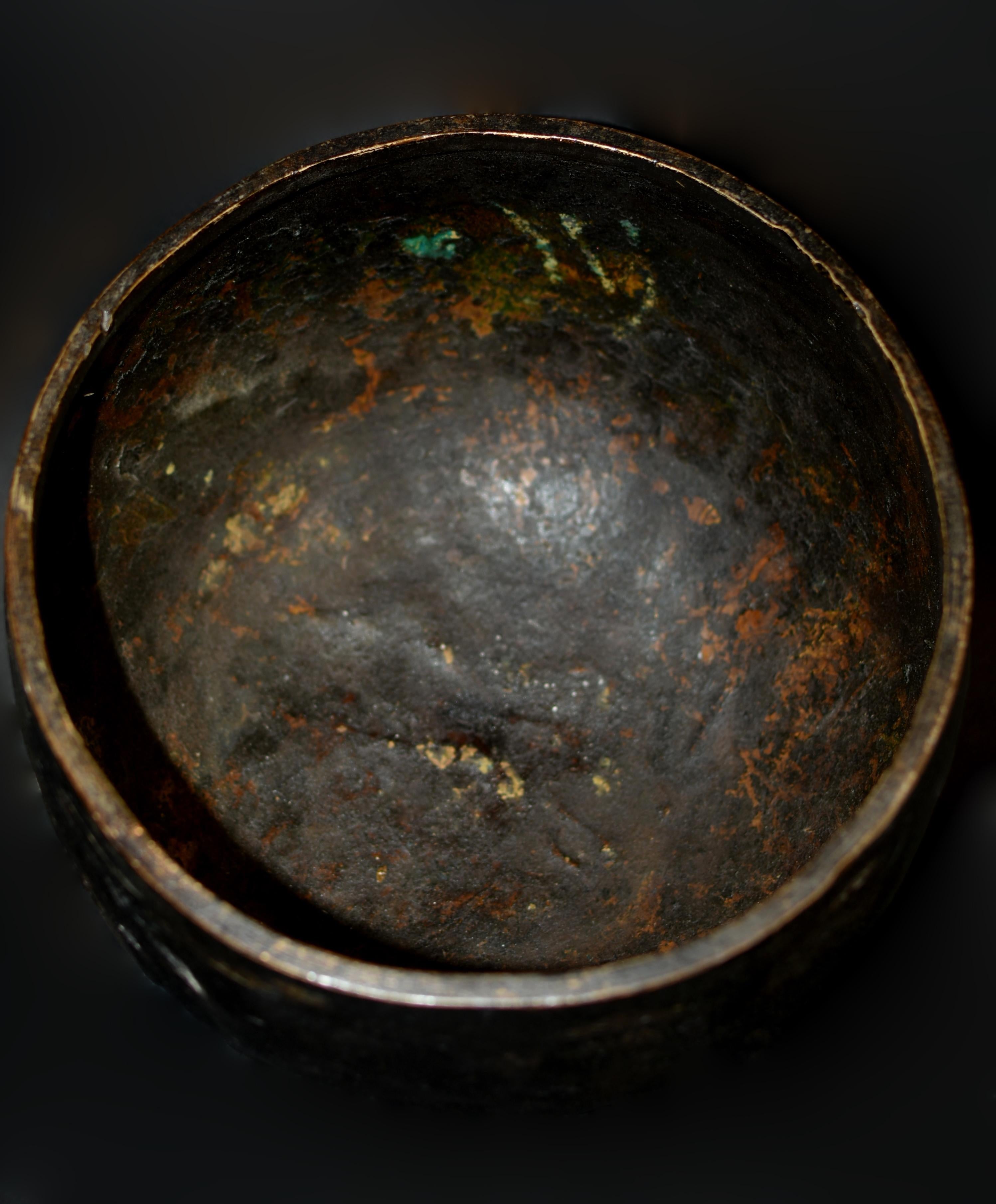 Bol de chant de temple japonais du 19ème siècle signé 12