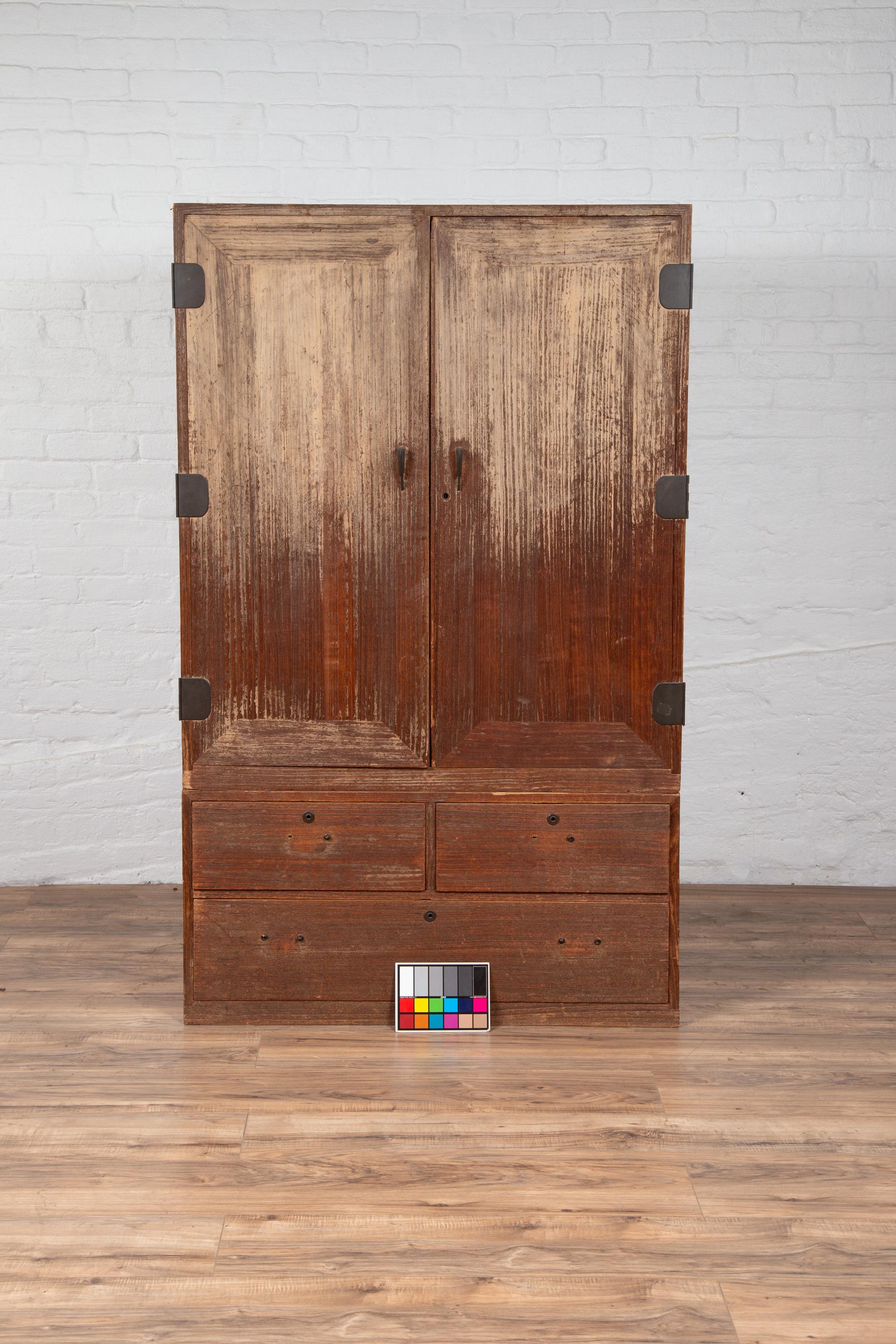 19th Century Japanese Two-Section Kiri Wood Wardrobe with Ombre Finish 5