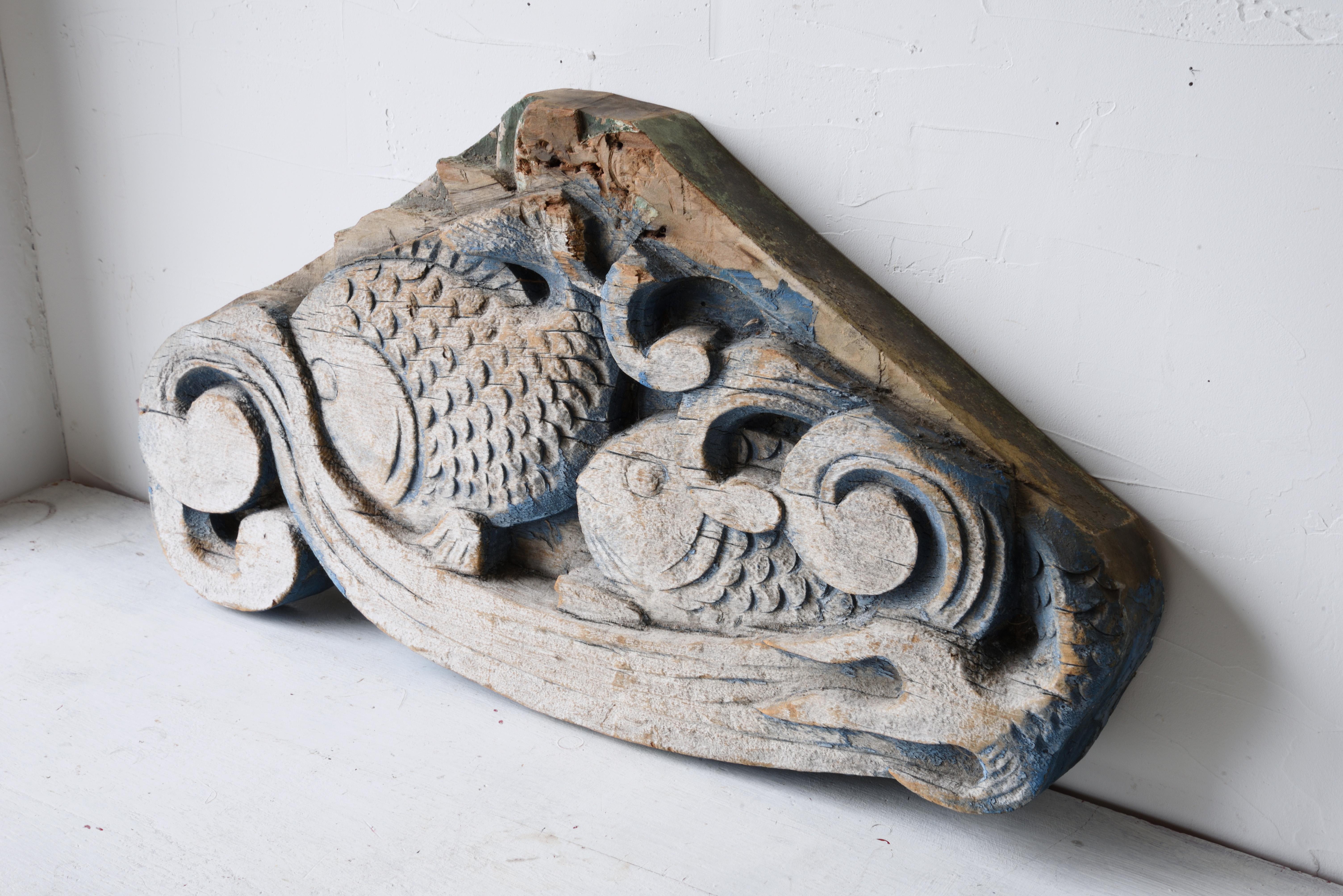 SEA BREAMS AND WAVES – Wood carving decoration with the remains of original bule paint as the actual fragment of a certain Japanese temple/shrine construction, Edo-Meiji period, 19th century, approx. 58 x 30 x 6.5cm (22.83 x 11.81 x 2.55in). Unusual