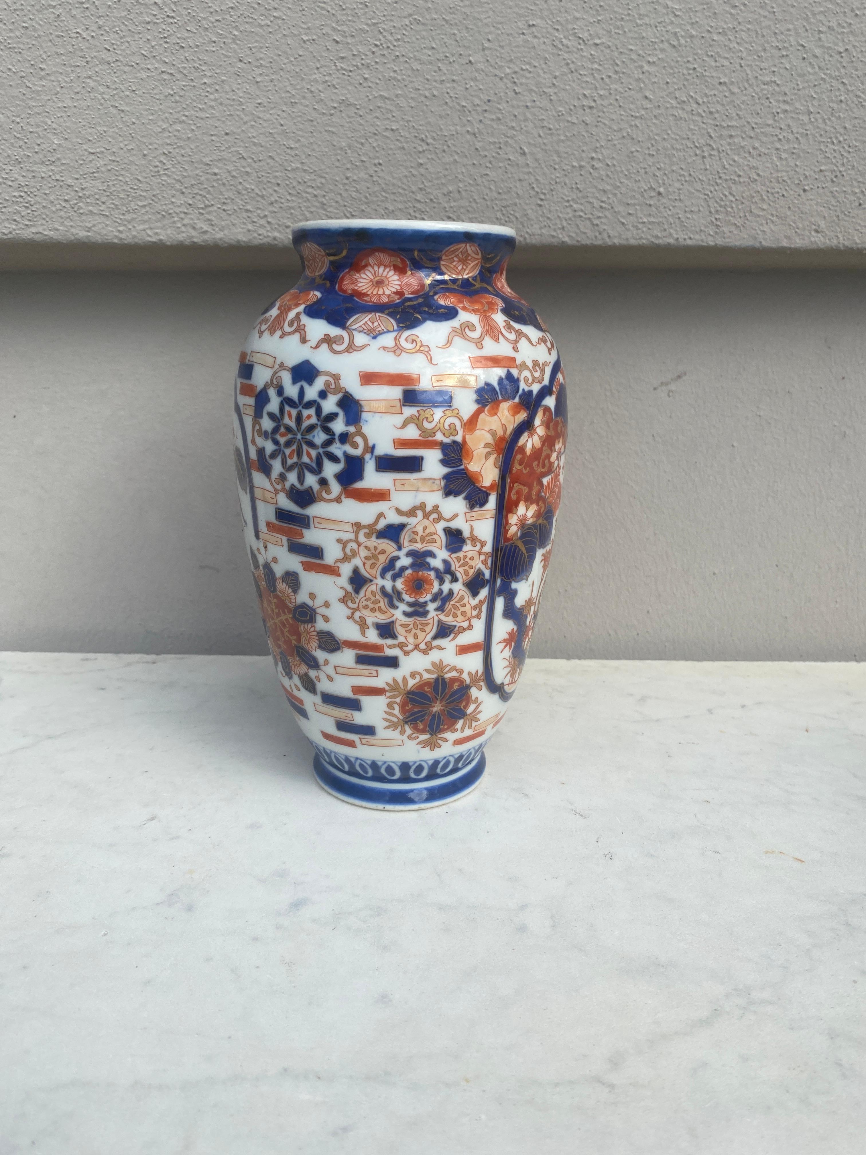 Meiji 19th Century Japonese Imari Vase For Sale