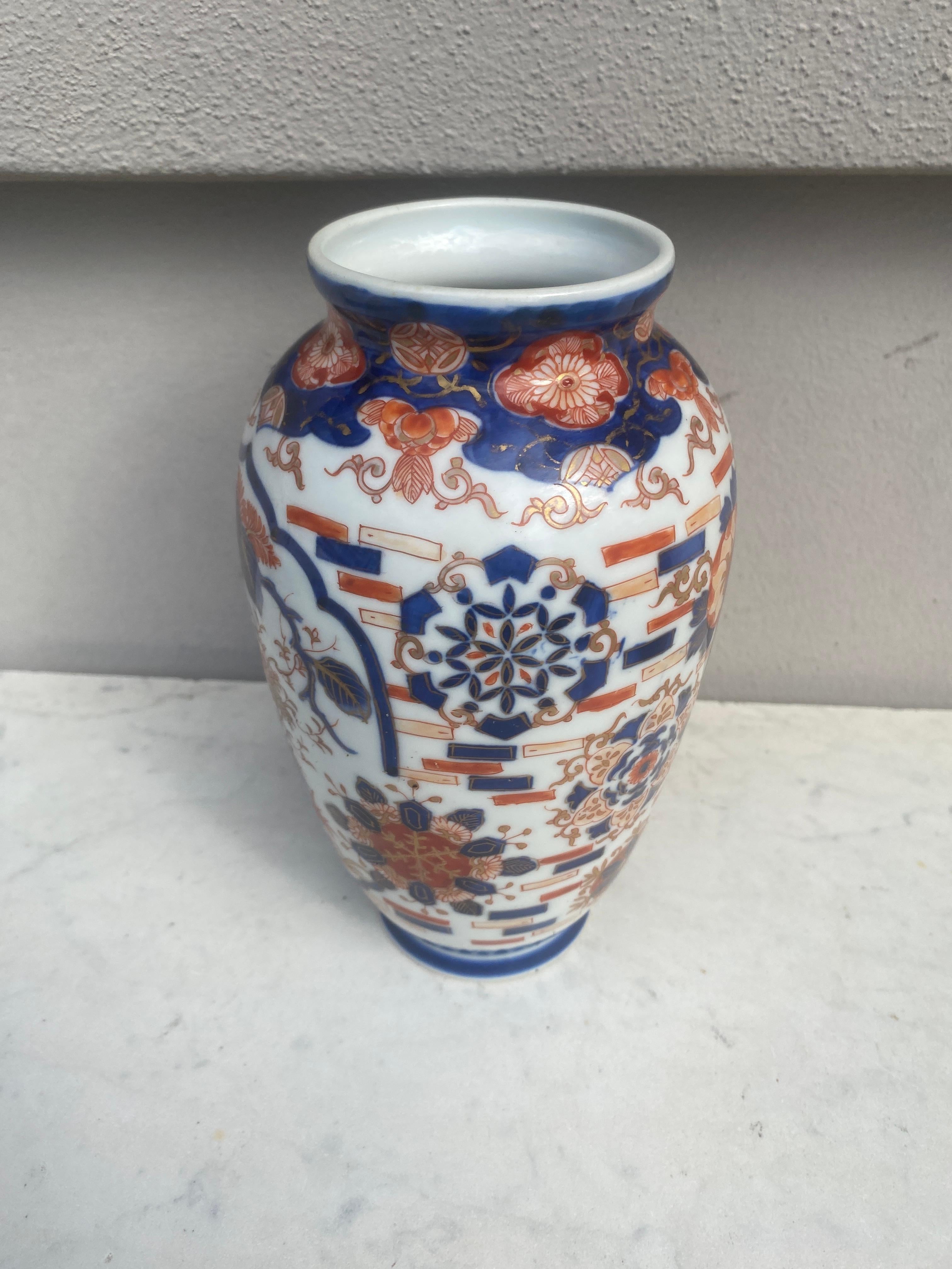 Japanische Imari-Vase des 19. Jahrhunderts im Zustand „Gut“ im Angebot in Austin, TX