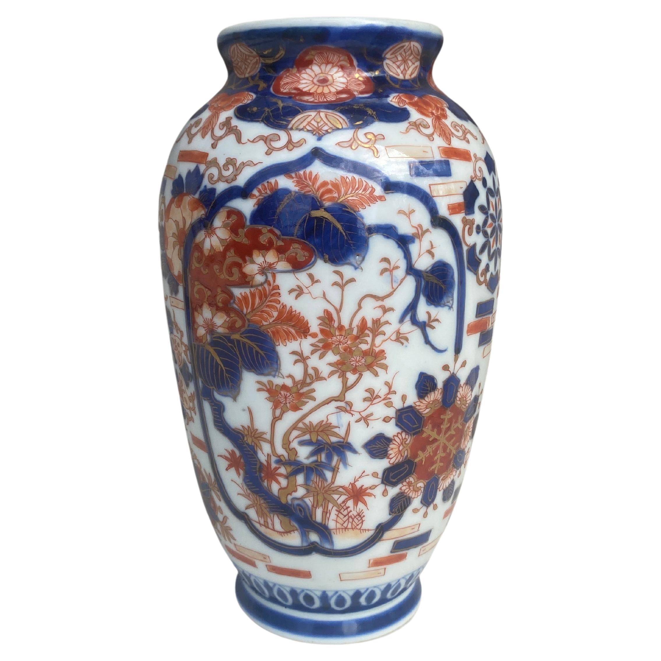 Japanische Imari-Vase des 19. Jahrhunderts im Angebot