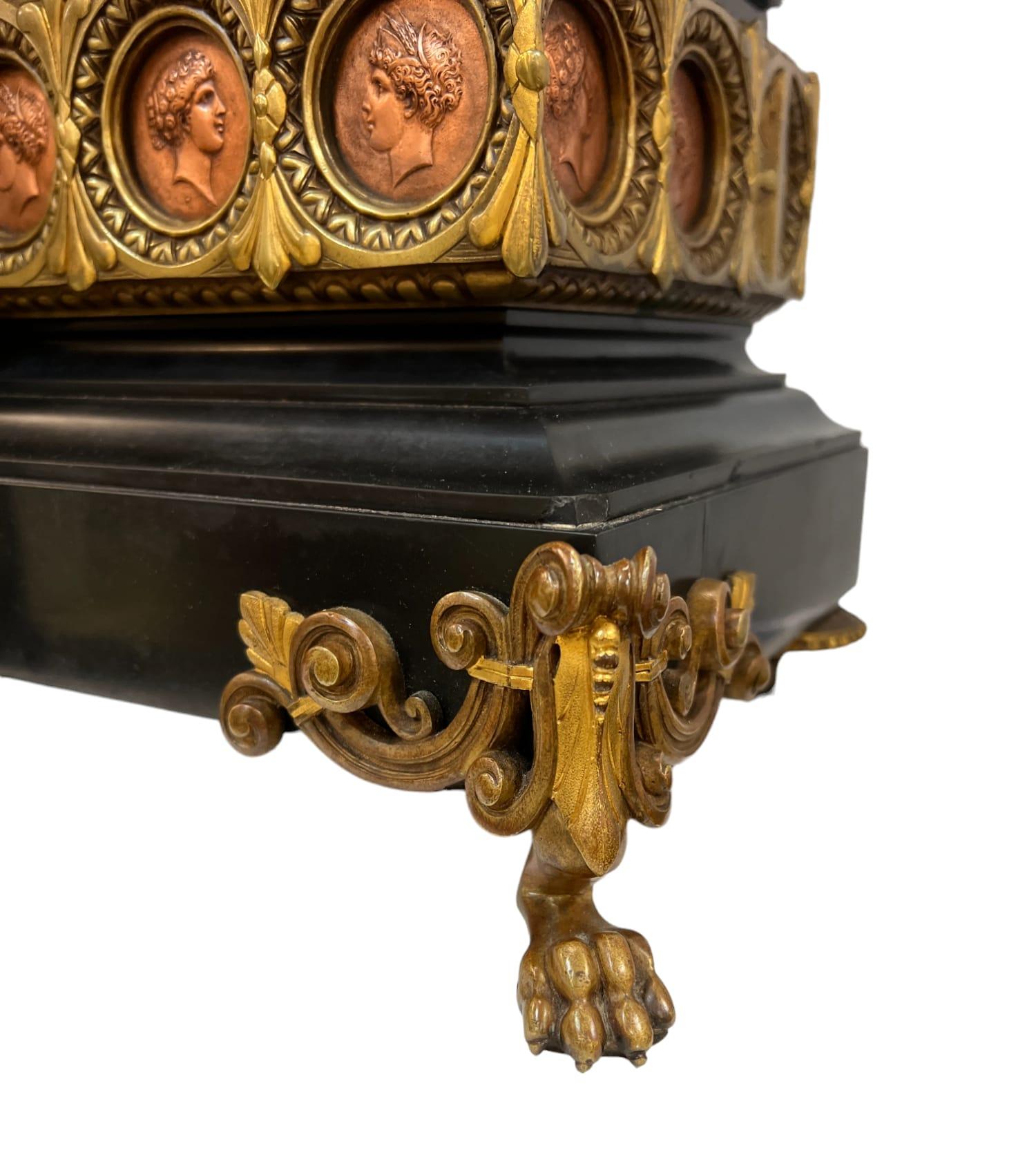 Pendule de cheminée Empire en marbre et bronze du XIXe siècle de Japy Frères et Cie en vente 10