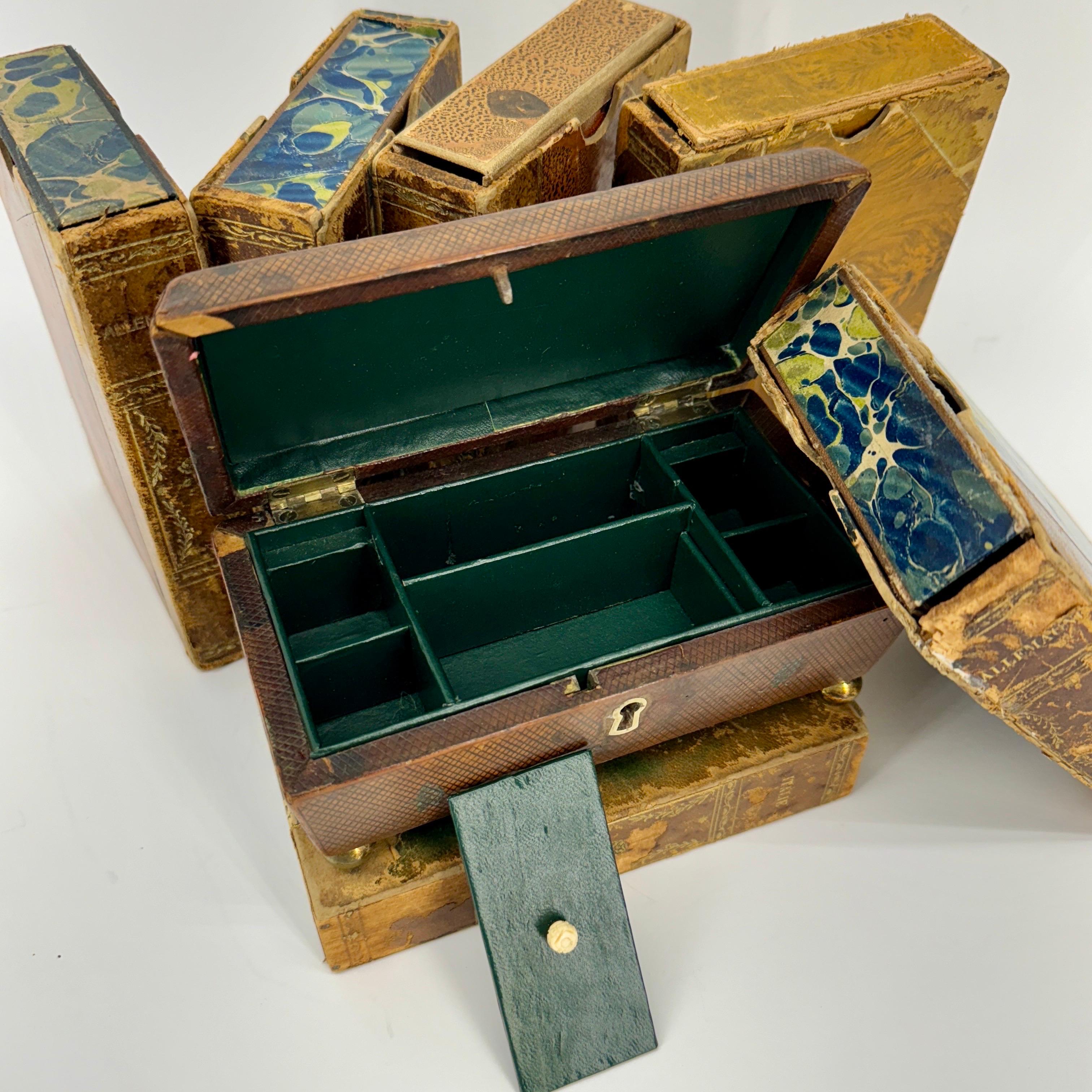 Boîte à bijoux du 19e siècle en cuir avec motif de diamants  en vente 7
