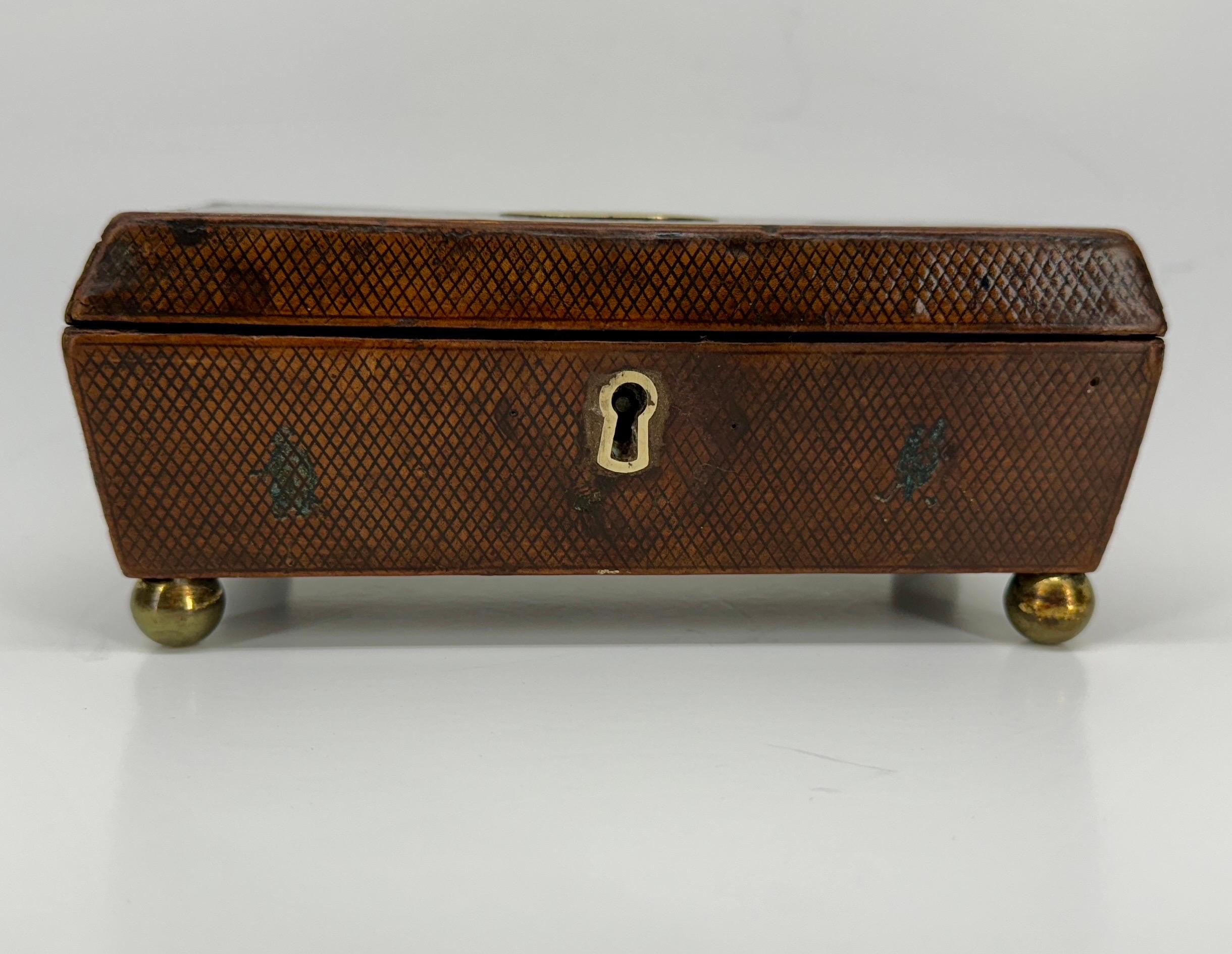 French 19th Century Jewelry Box in Leather with Diamond Pattern  For Sale