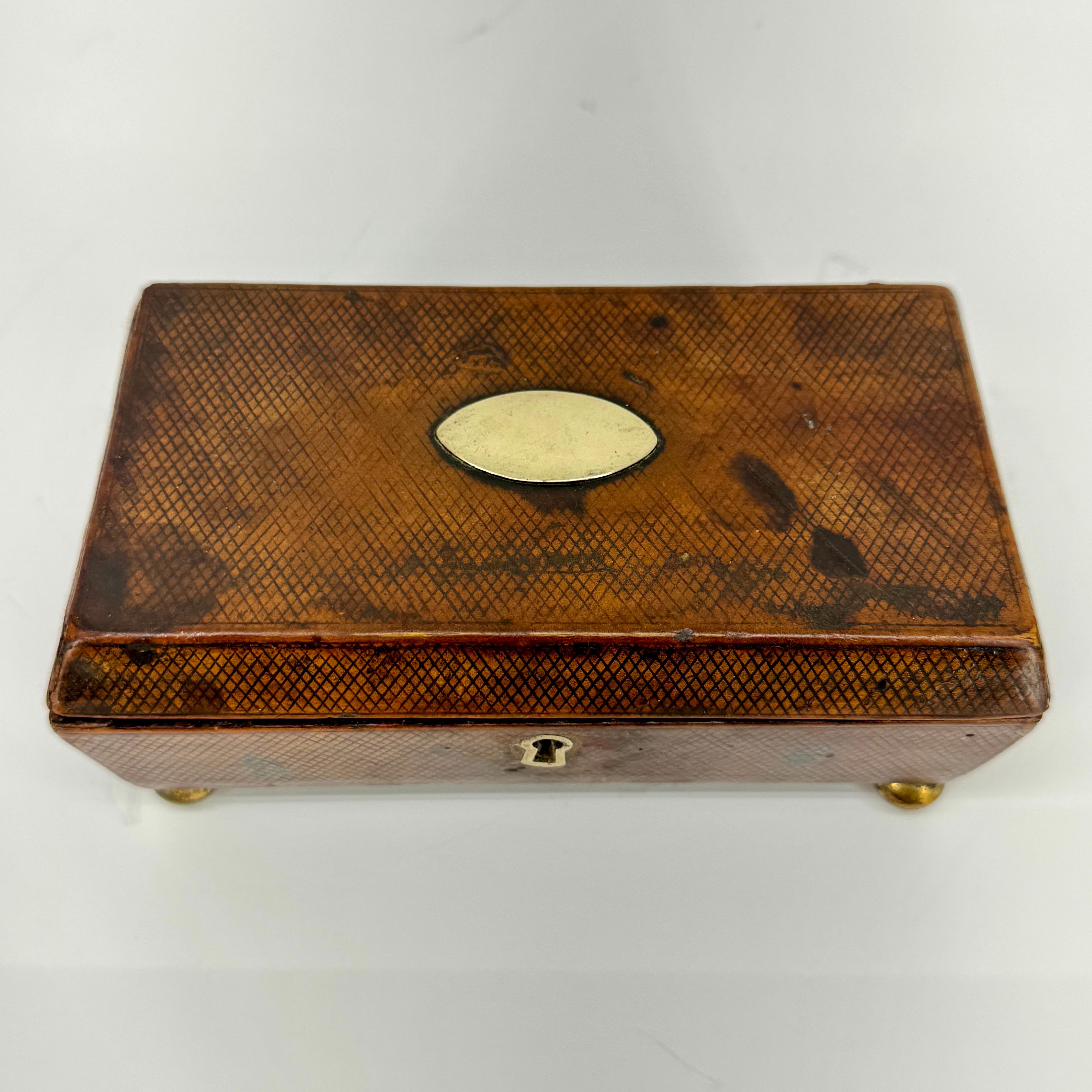 19th Century Jewelry Box in Leather with Diamond Pattern  For Sale 1