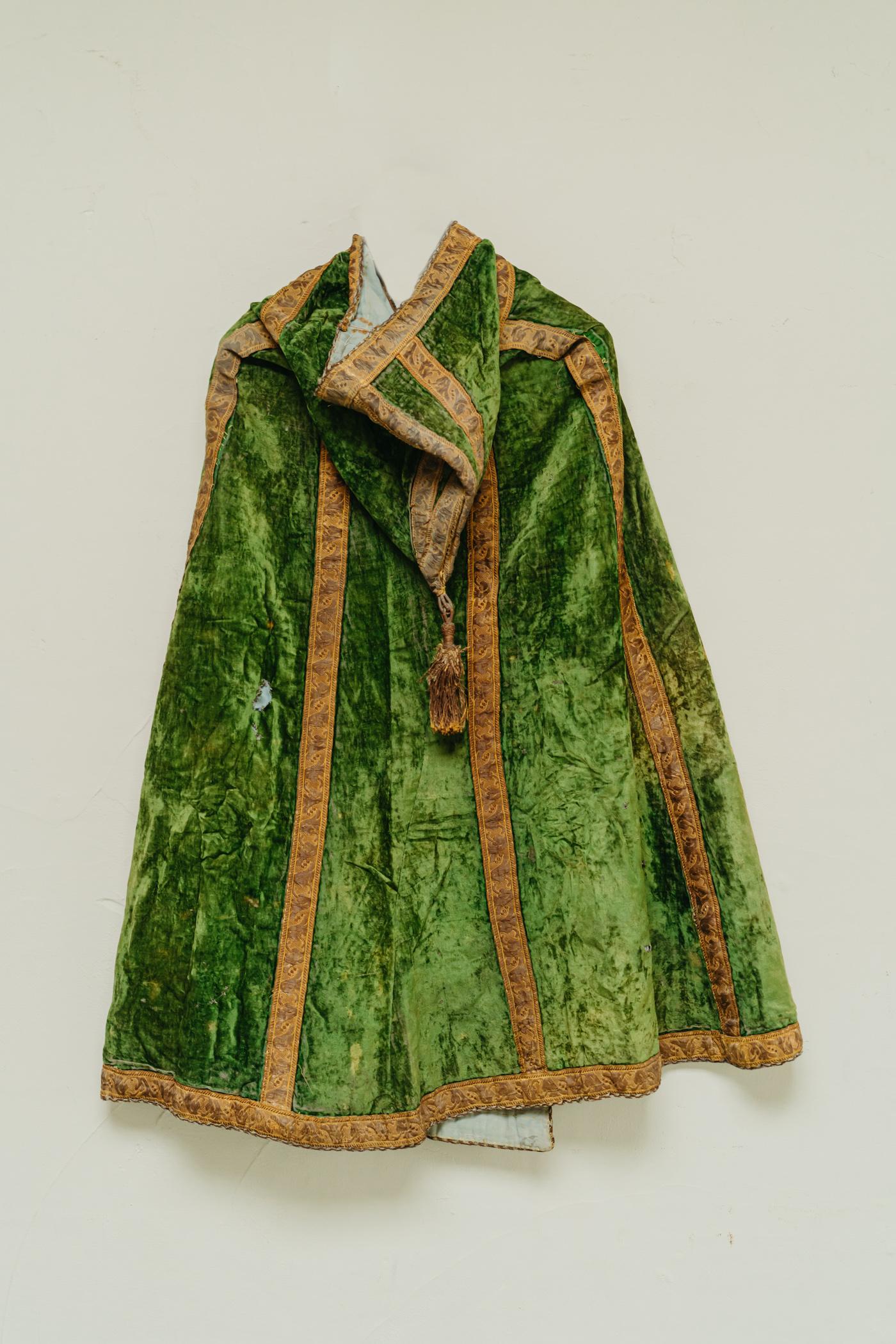 19th Century, Jewish Velvet and Goldthread Cape For Sale 1