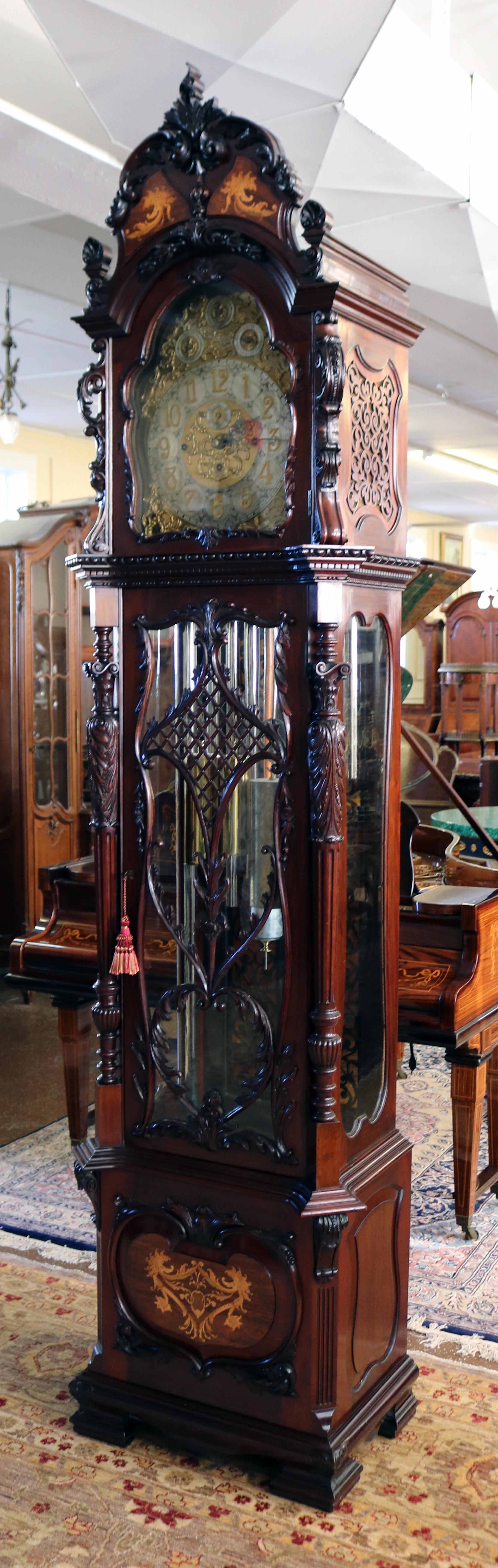Victorien tardif Horloge grand-père à 9 tubes en acajou incrusté J.W. Benson London, 19e siècle en vente