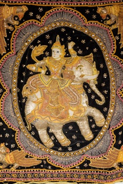 Arazzo Kalaga del XIX secolo con pietre, paillettes e fili colorati