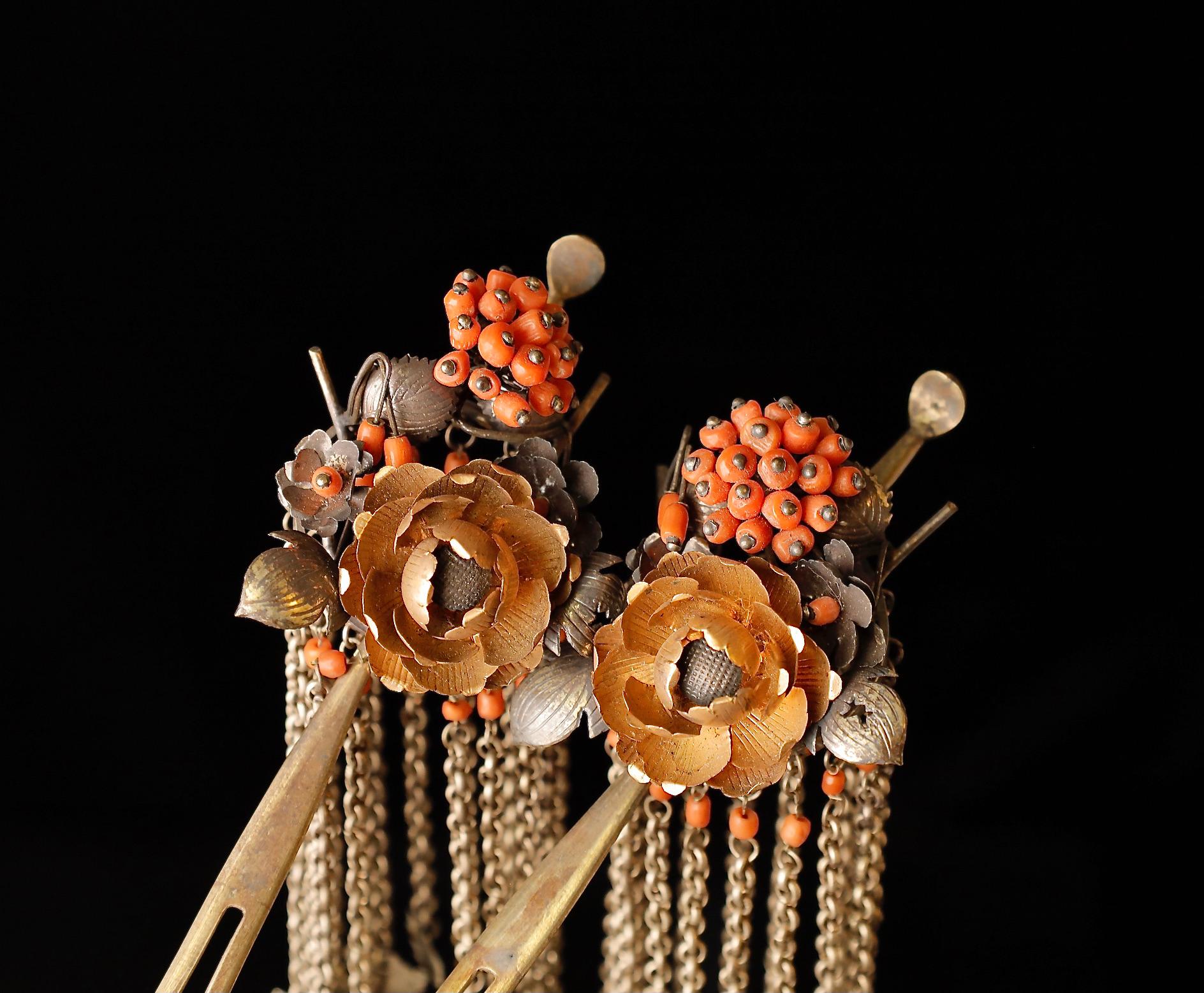 Japanese 19th Century Kanzashi: Elegance Entwined For Sale