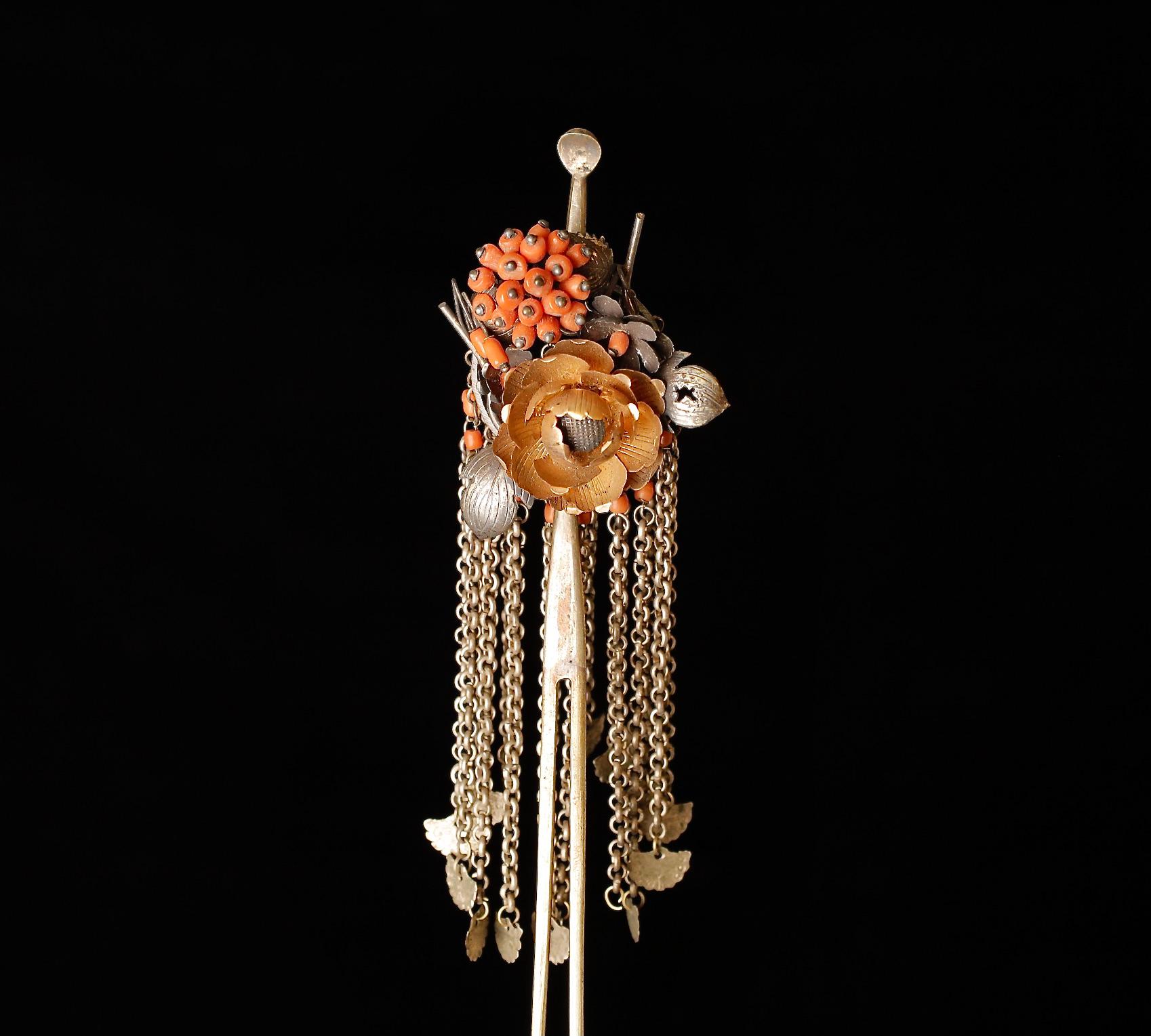 19th Century Kanzashi: Elegance Entwined In Good Condition For Sale In Fukuoka, JP