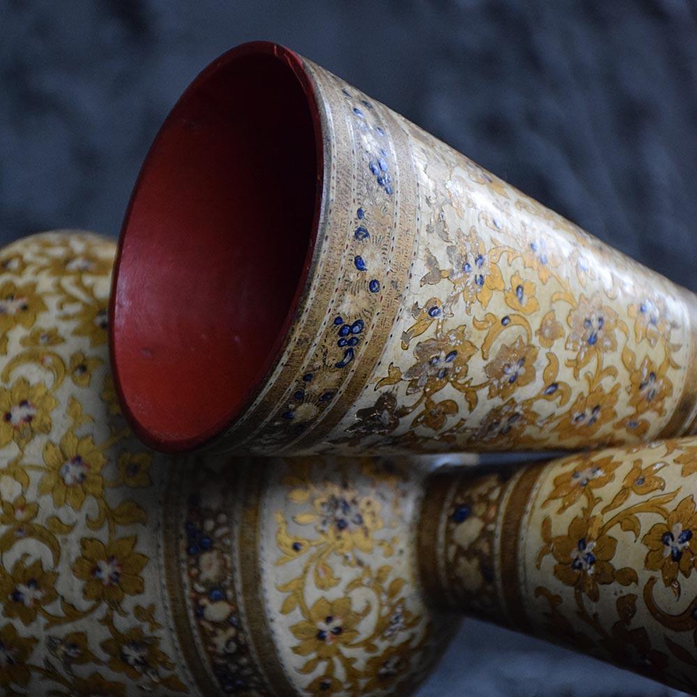 Pakistanais Vases en papier mâché du Cachemire du XIXe siècle en vente