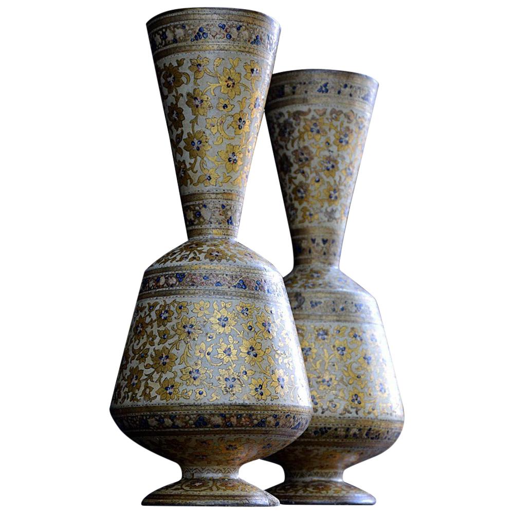 Kaschmir Papiermaché-Vasen aus dem 19. Jahrhundert