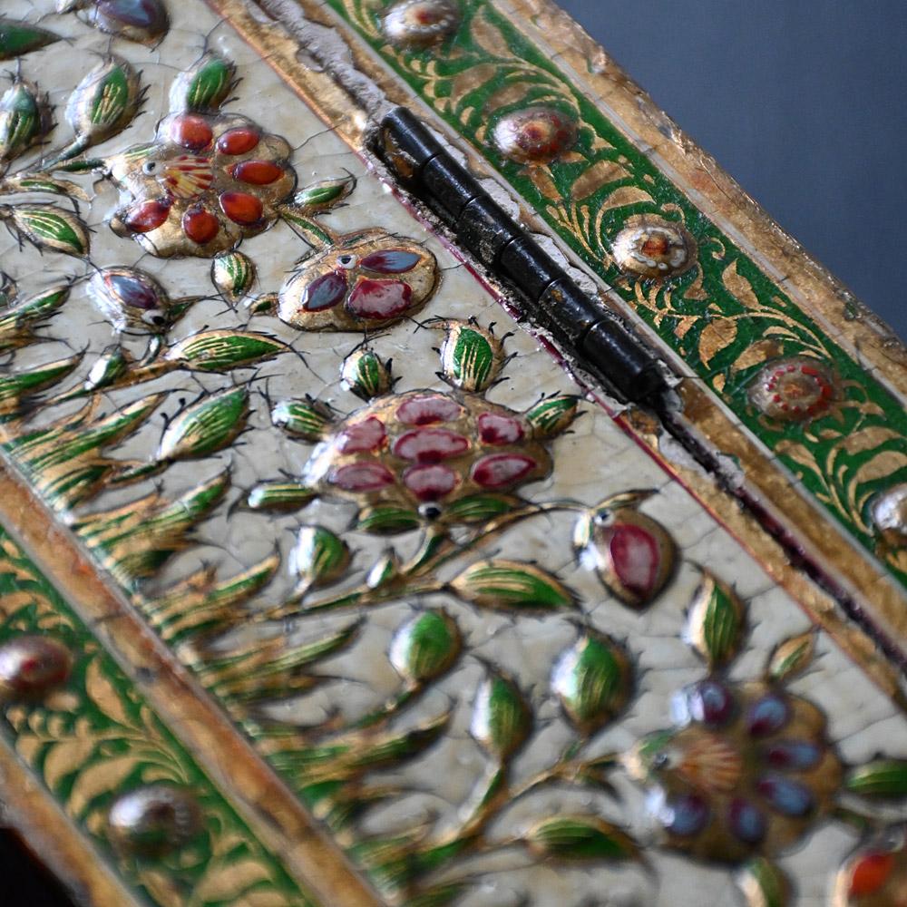 19th Century Kashmiri Hand Painted Trinket Box In Fair Condition For Sale In London, GB