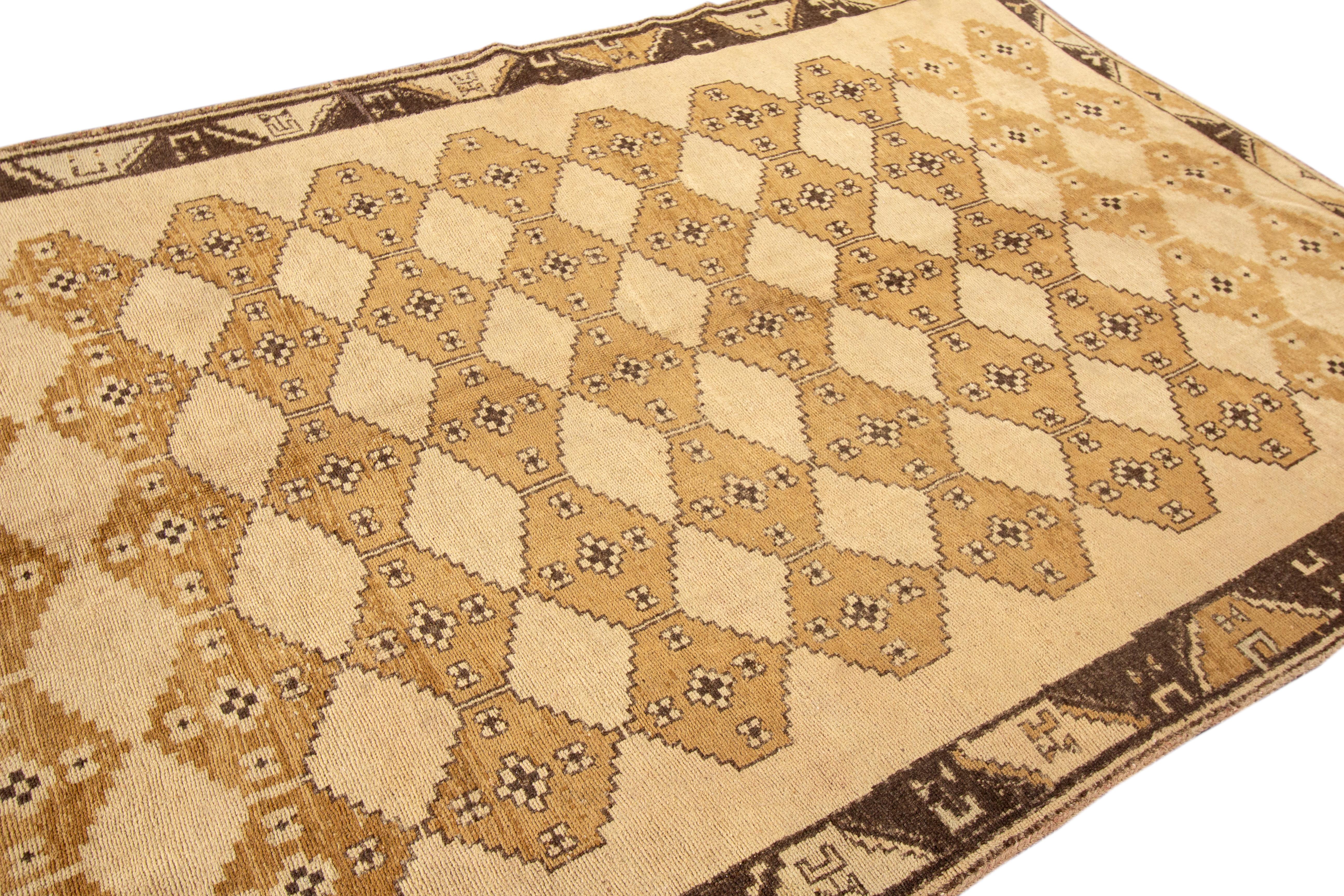 Turkestan 19th-Century Antique Khotan Handmade Geometric Beige Wool Rug For Sale