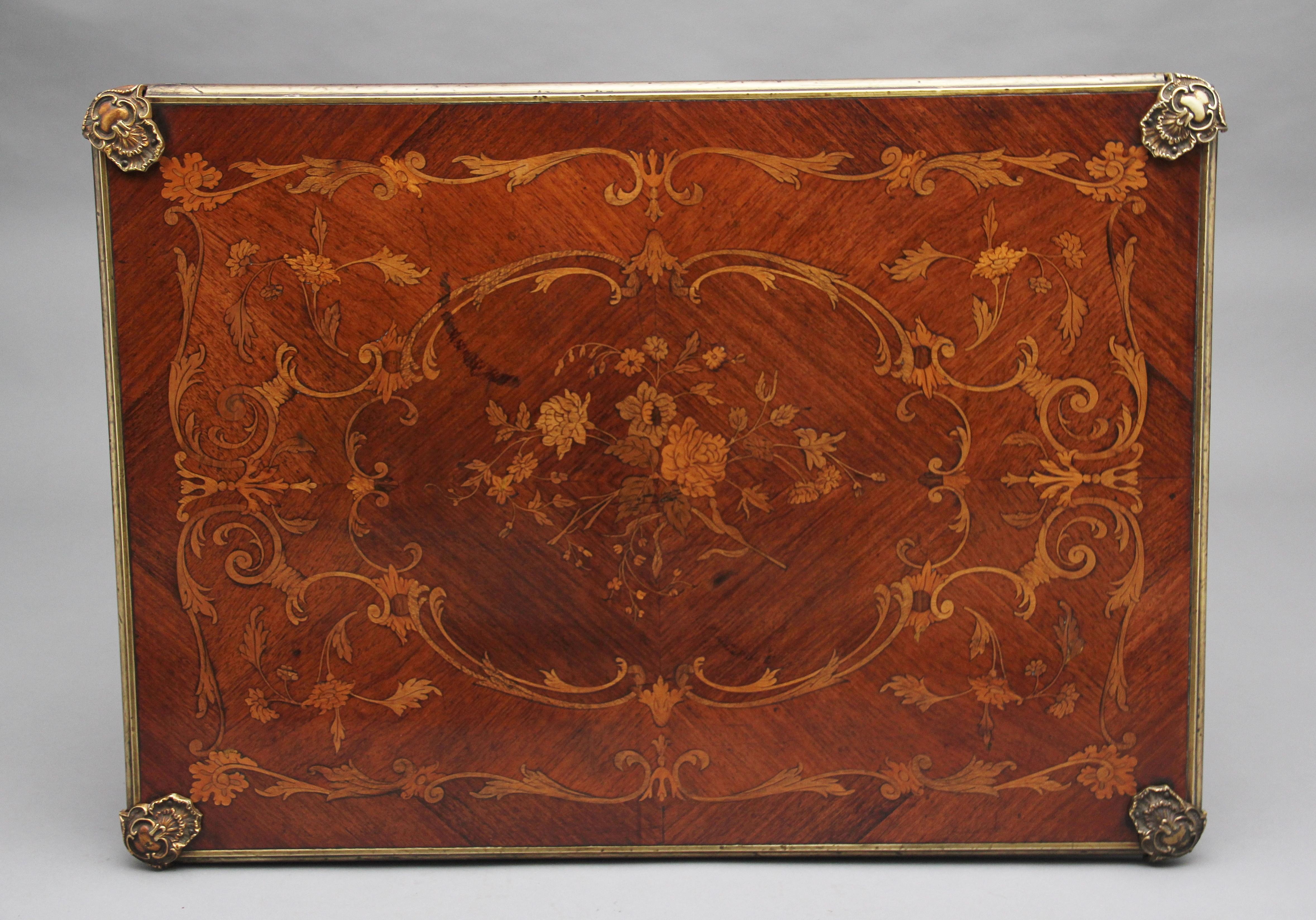 Kartentisch aus Veilchenholz aus dem 19. Jahrhundert im Angebot 2