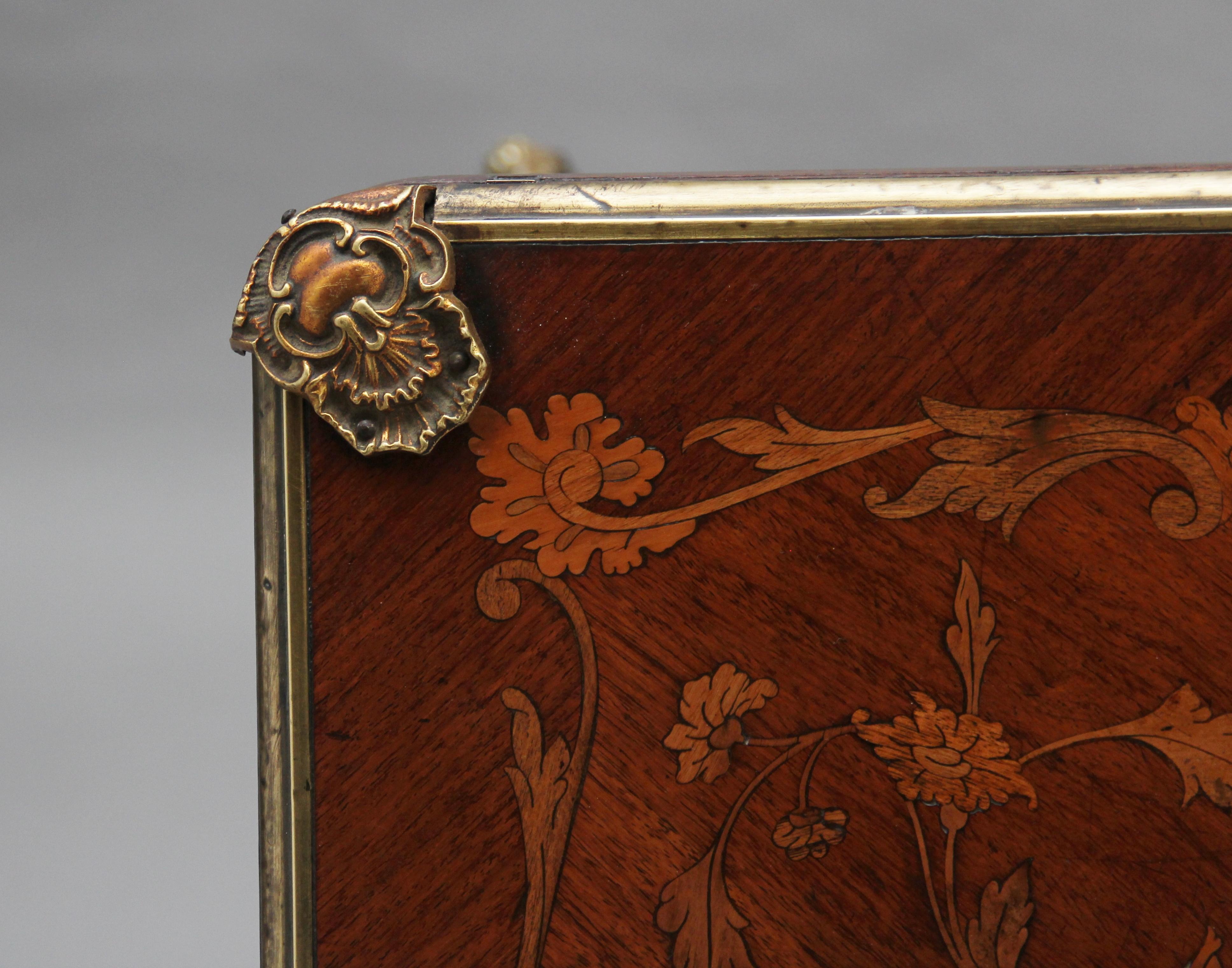 Kartentisch aus Veilchenholz aus dem 19. Jahrhundert im Angebot 3