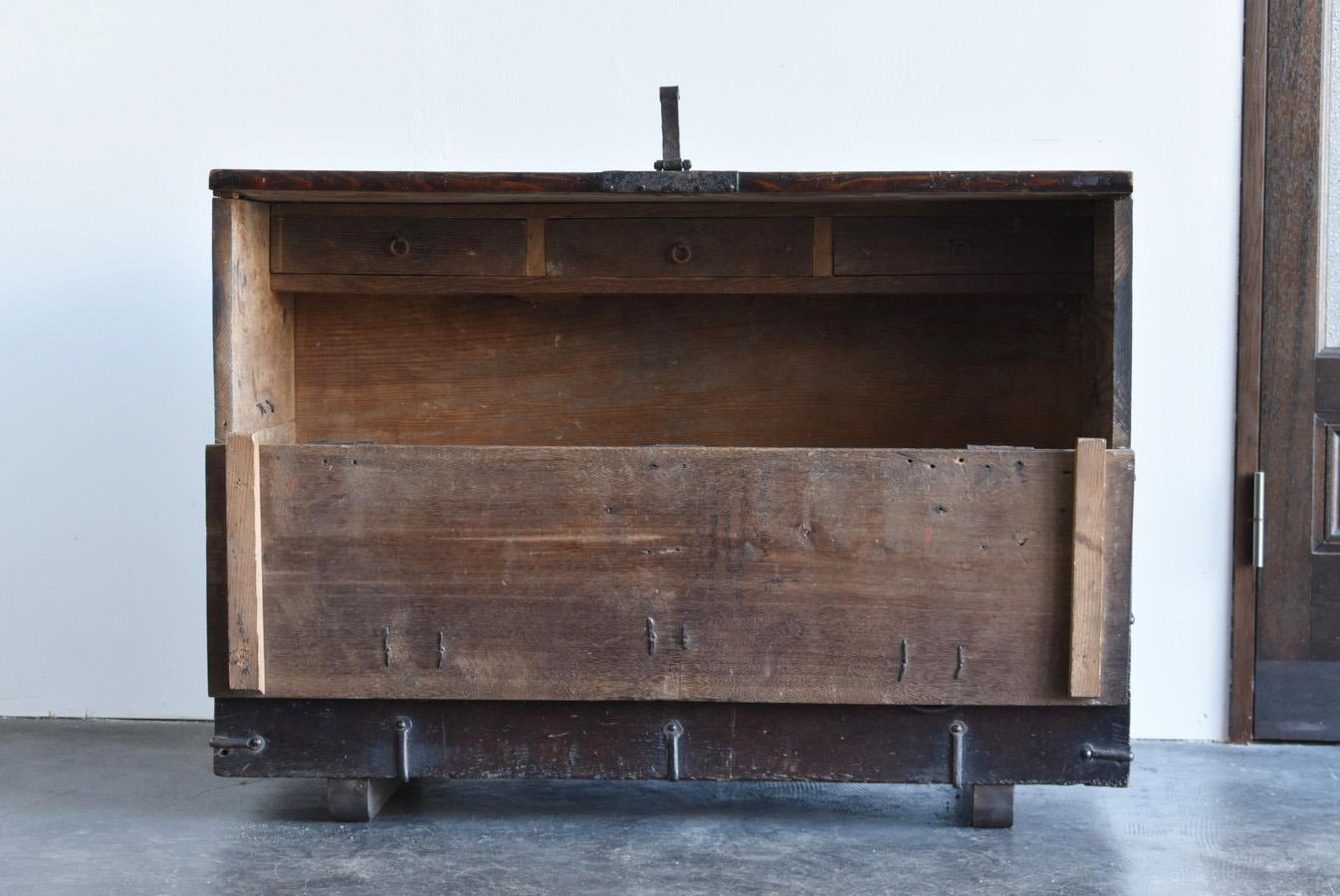 19th Century Korean Antique Tansu Chest / Semi-Closed Chest / Exhibition Stand 5