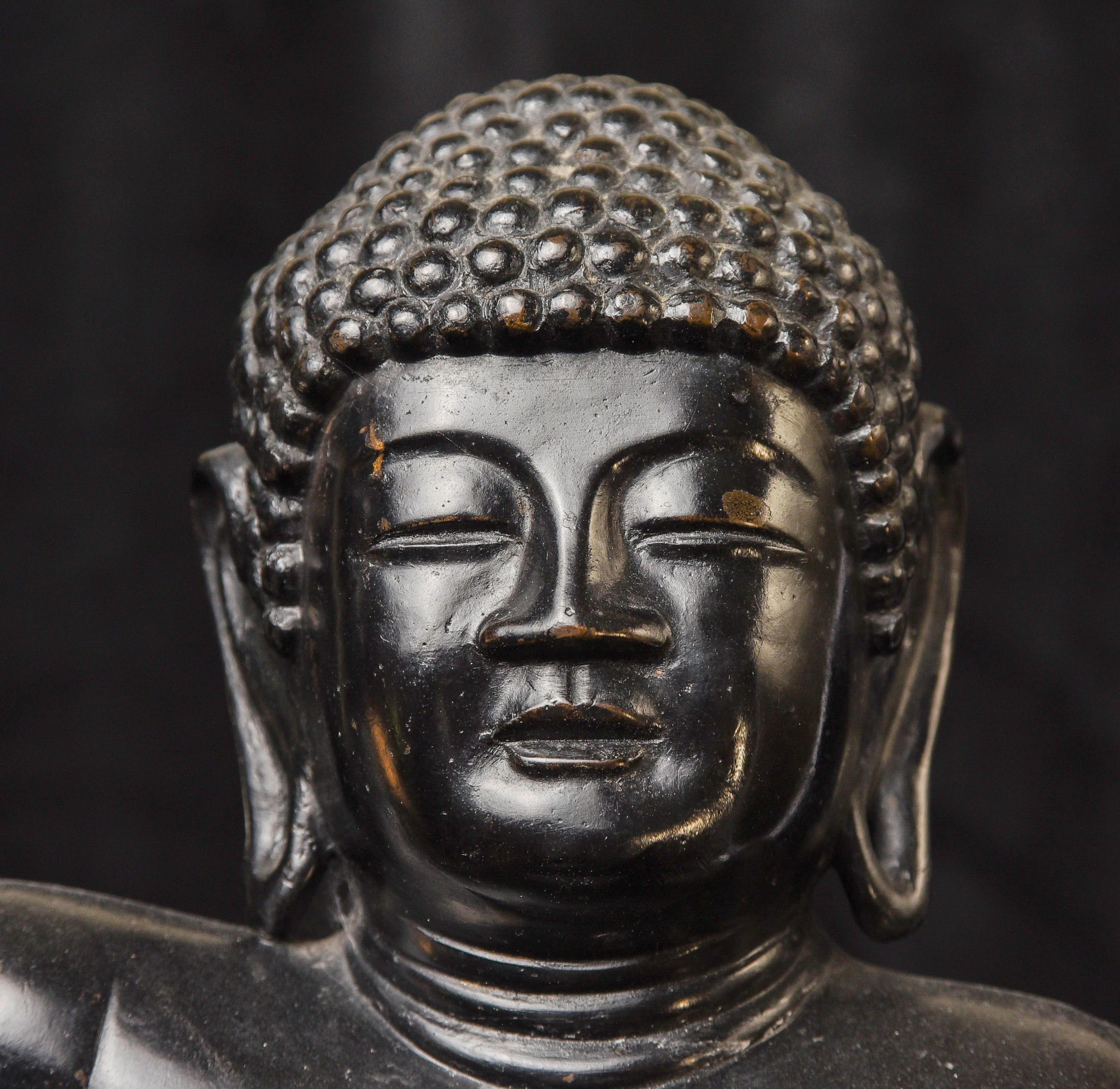 Bébé Bouddha en bronze coréen du 19e siècle - Extrêmement grand 9731 en vente 4