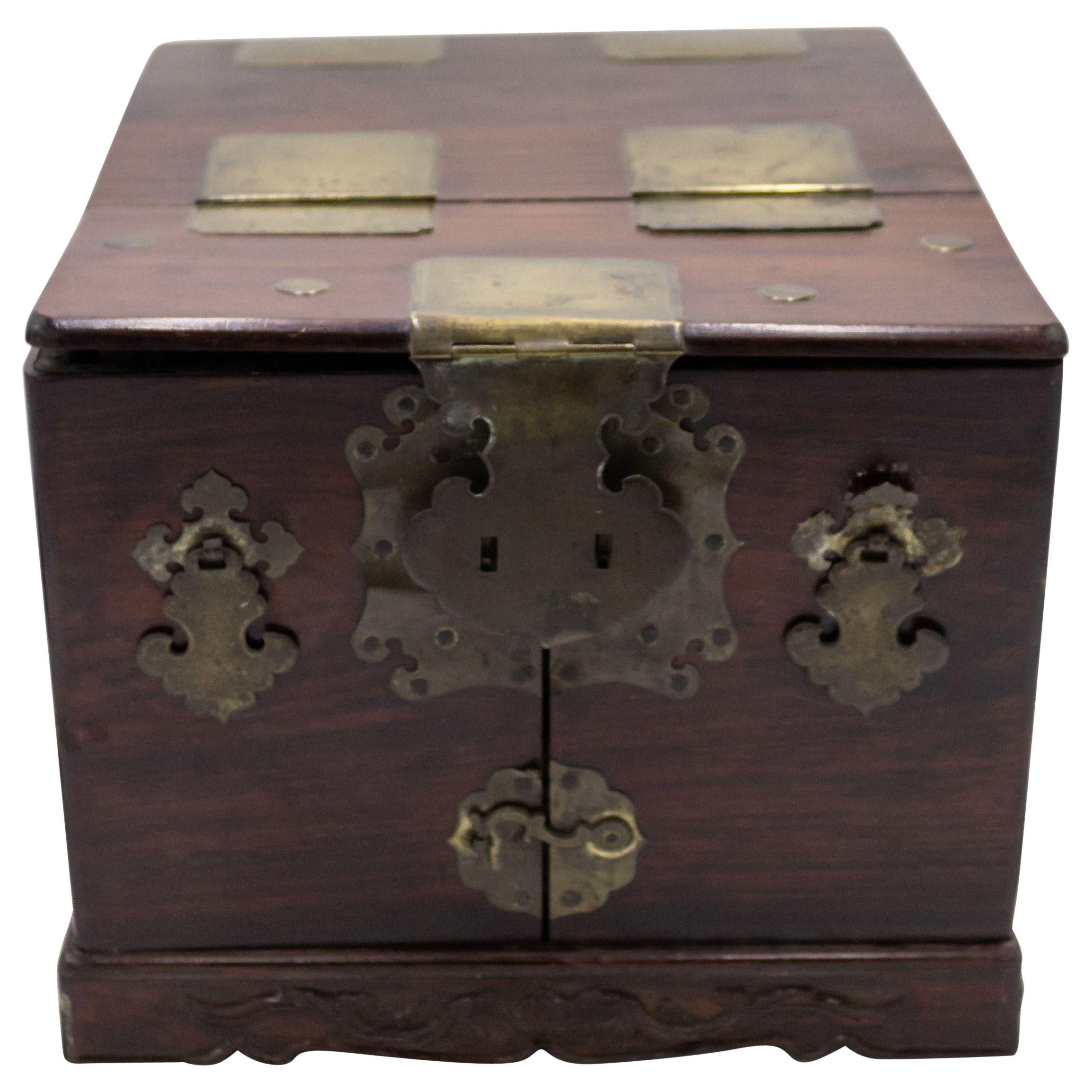 Boîte de toilette coréenne de voyage du 19ème siècle avec miroir