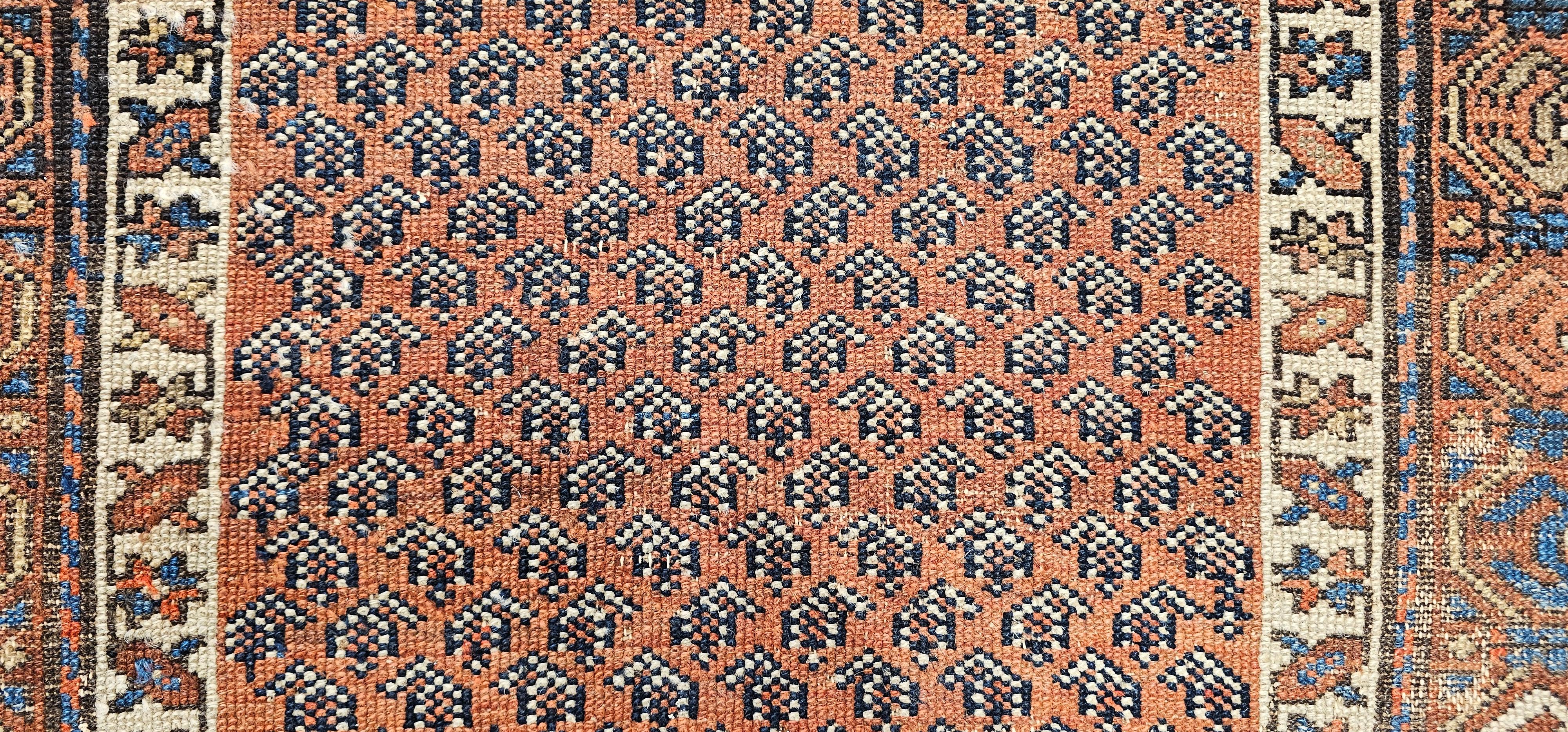 Tapis kurde du 19e siècle à motif de marguerite en vente 4