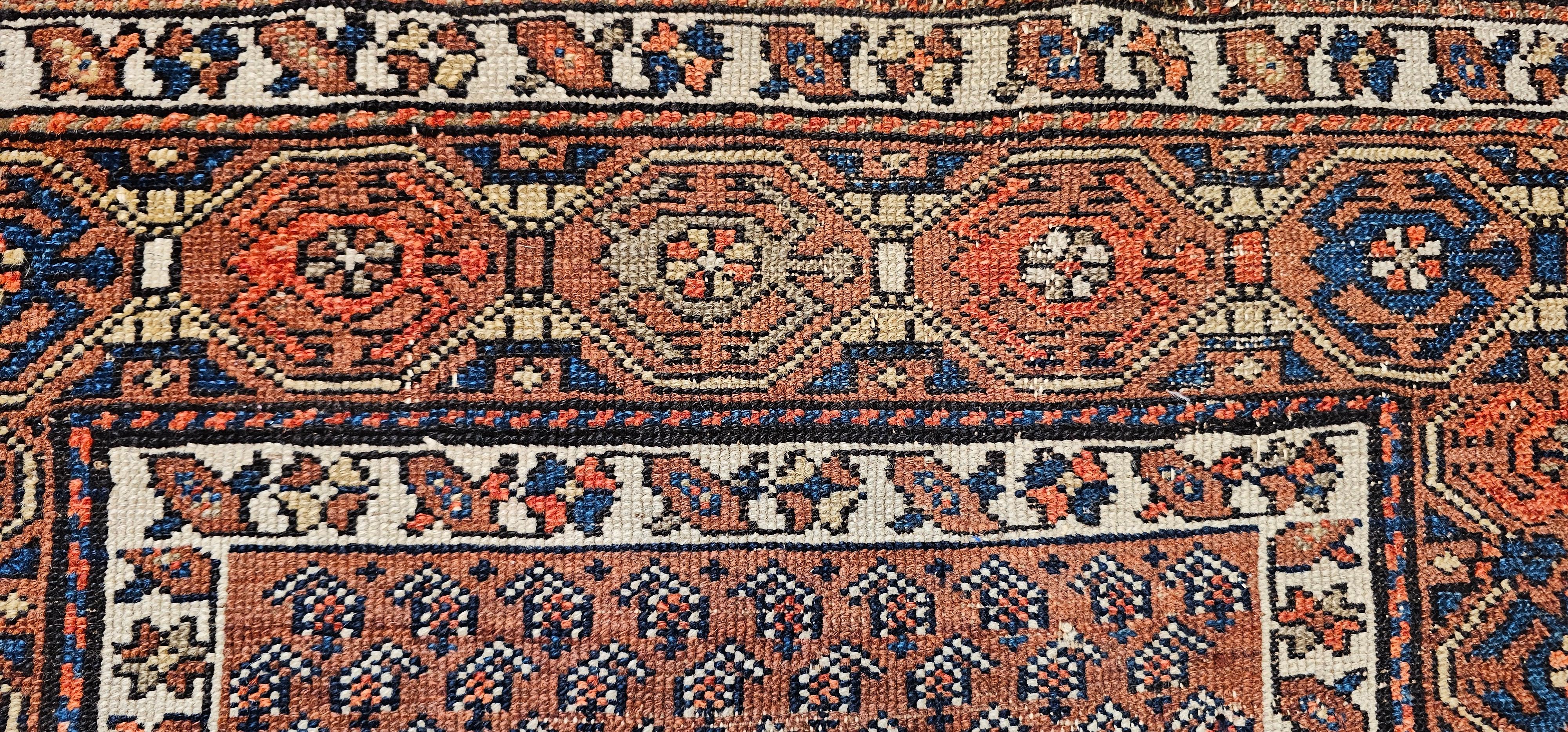 Tapis kurde du 19e siècle à motif de marguerite en vente 6