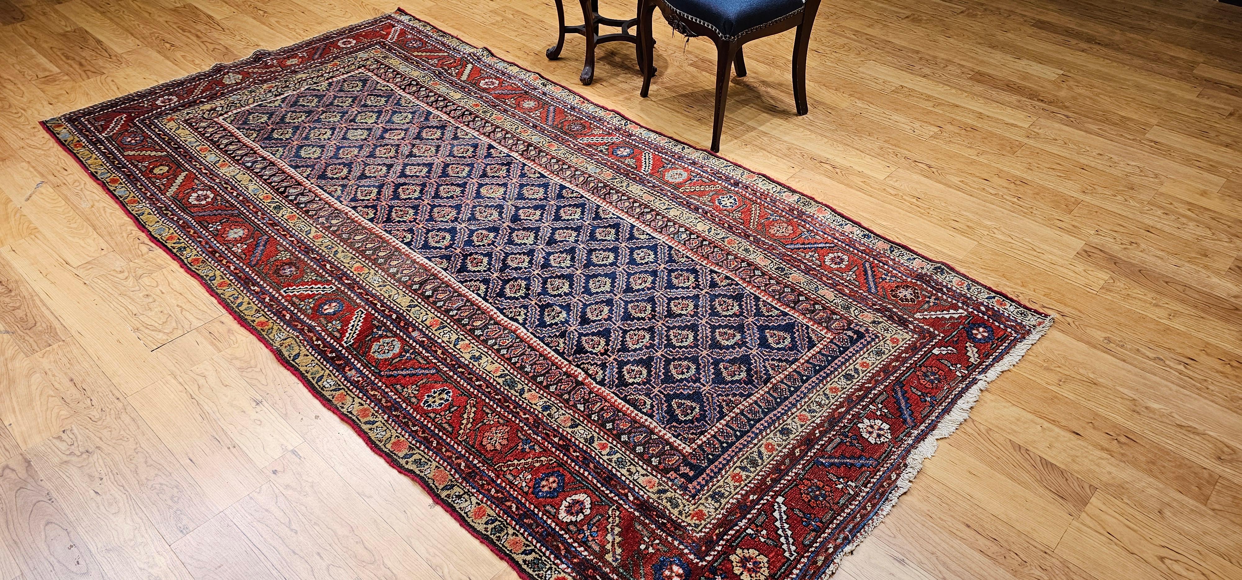 Tapis kurde du 19e siècle (a) Gallery à motif de marguerite en vente 4
