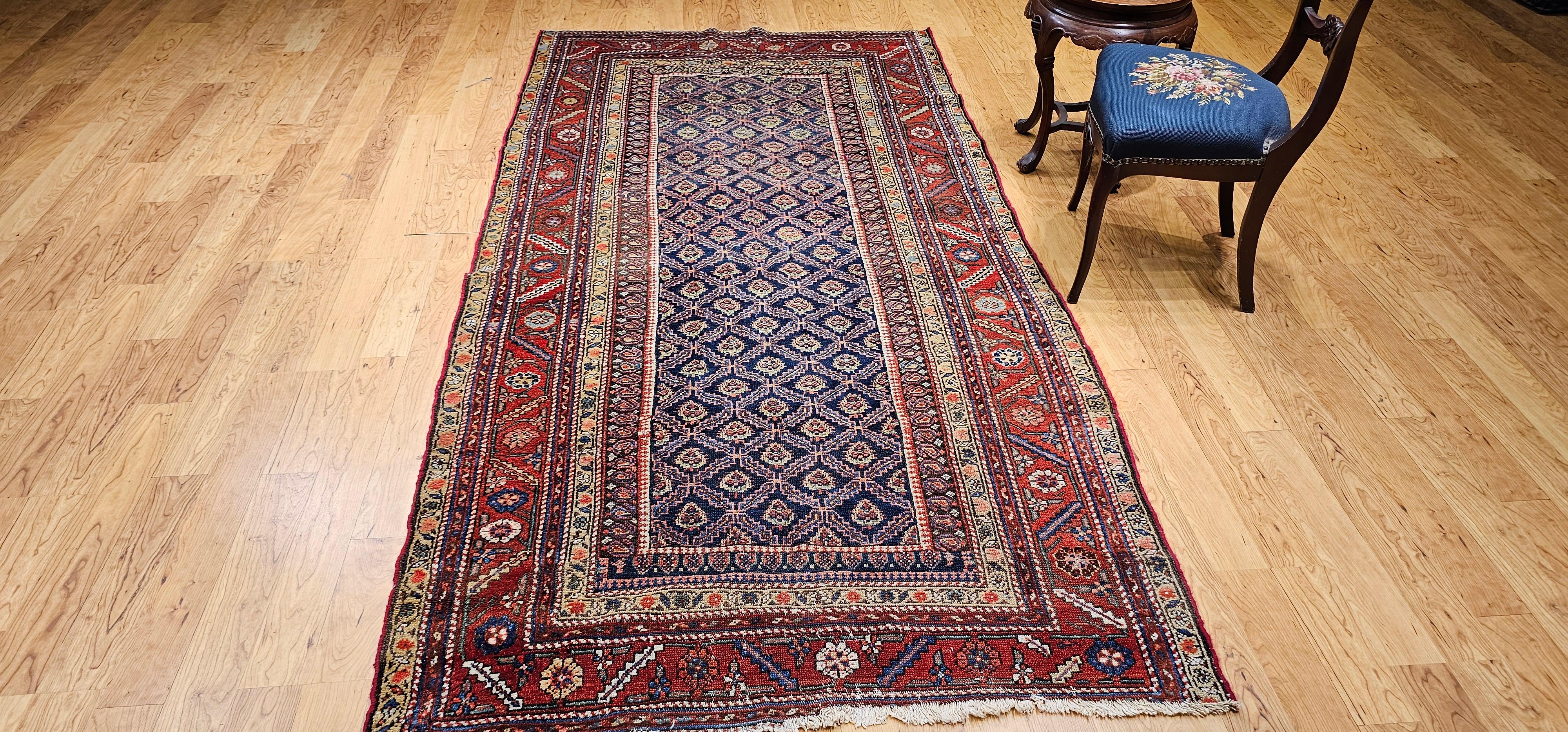 Tapis kurde du 19e siècle (a) Gallery à motif de marguerite en vente 5