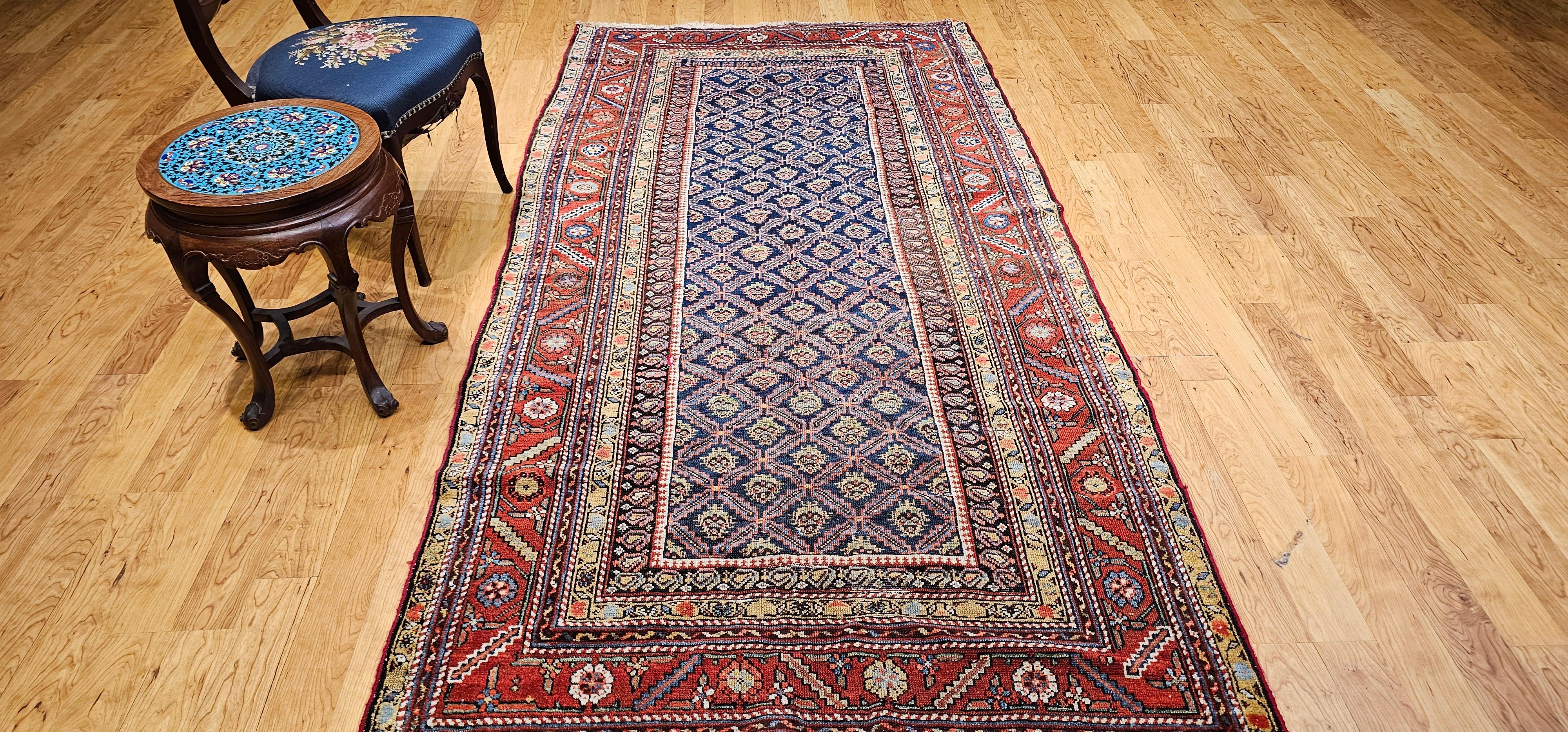 Tapis kurde du 19e siècle (a) Gallery à motif de marguerite en vente 9