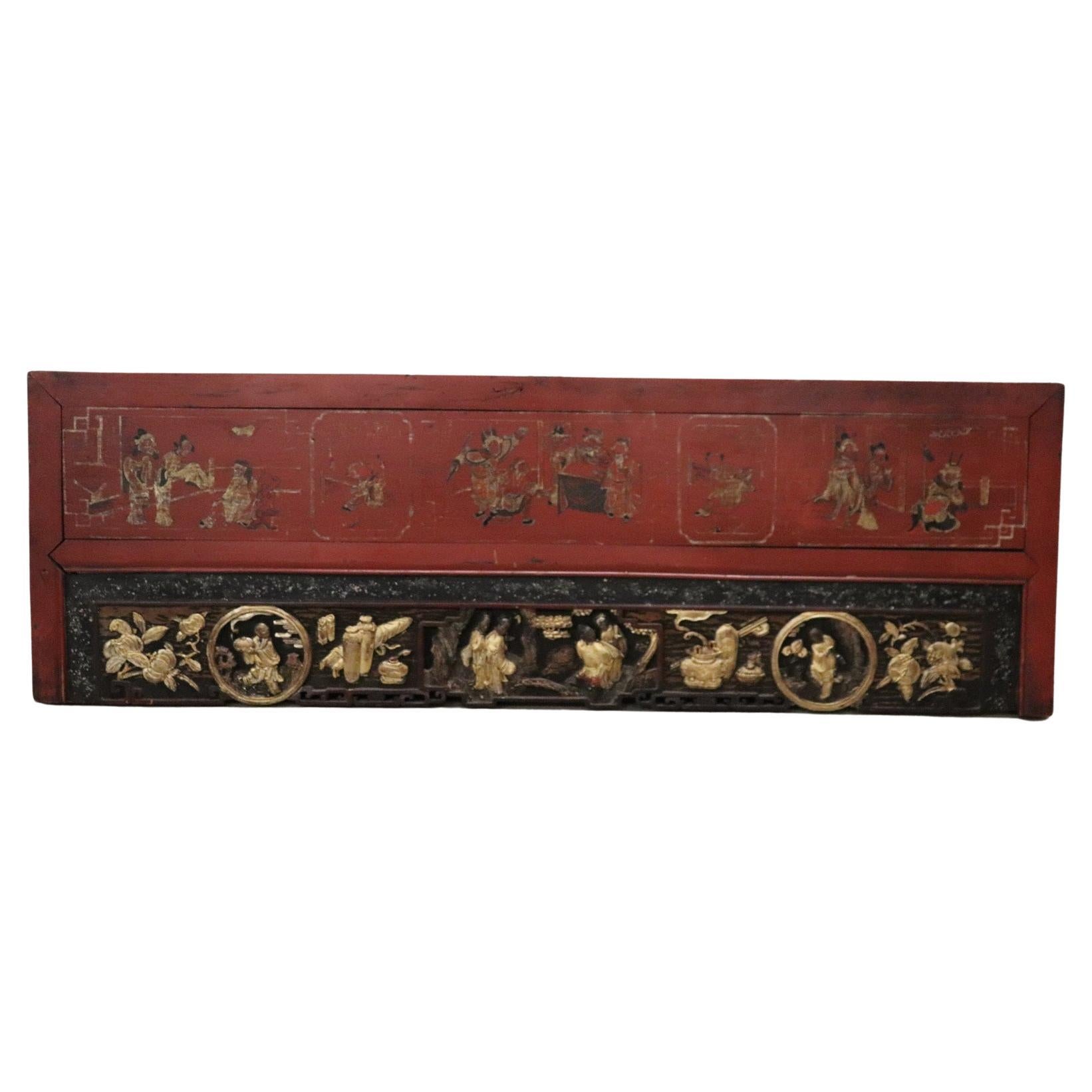 Lackierte und geschnitzte Holzwandtafel aus der China-Dynastie des 19. Jahrhunderts Quing im Angebot