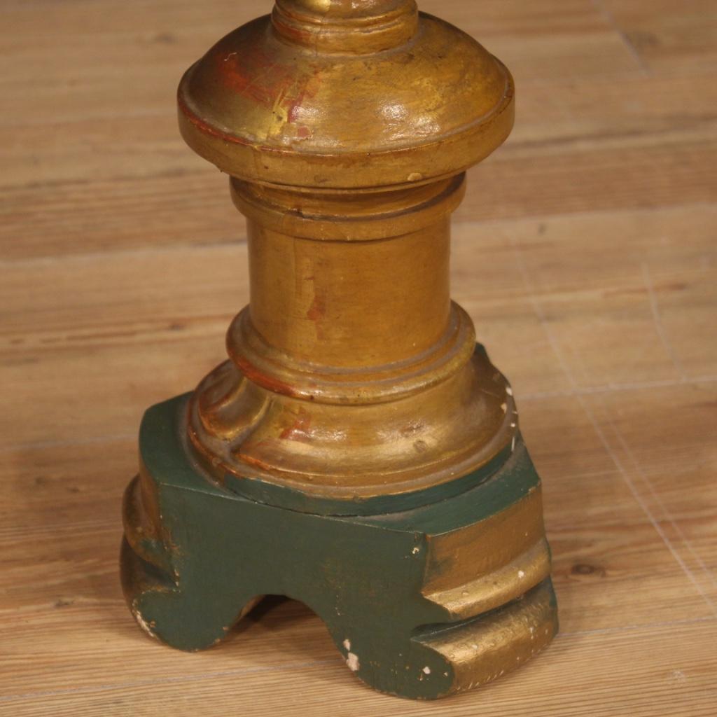 porte-torche italien en bois laqué et doré du 19ème siècle:: 1870 en vente 1