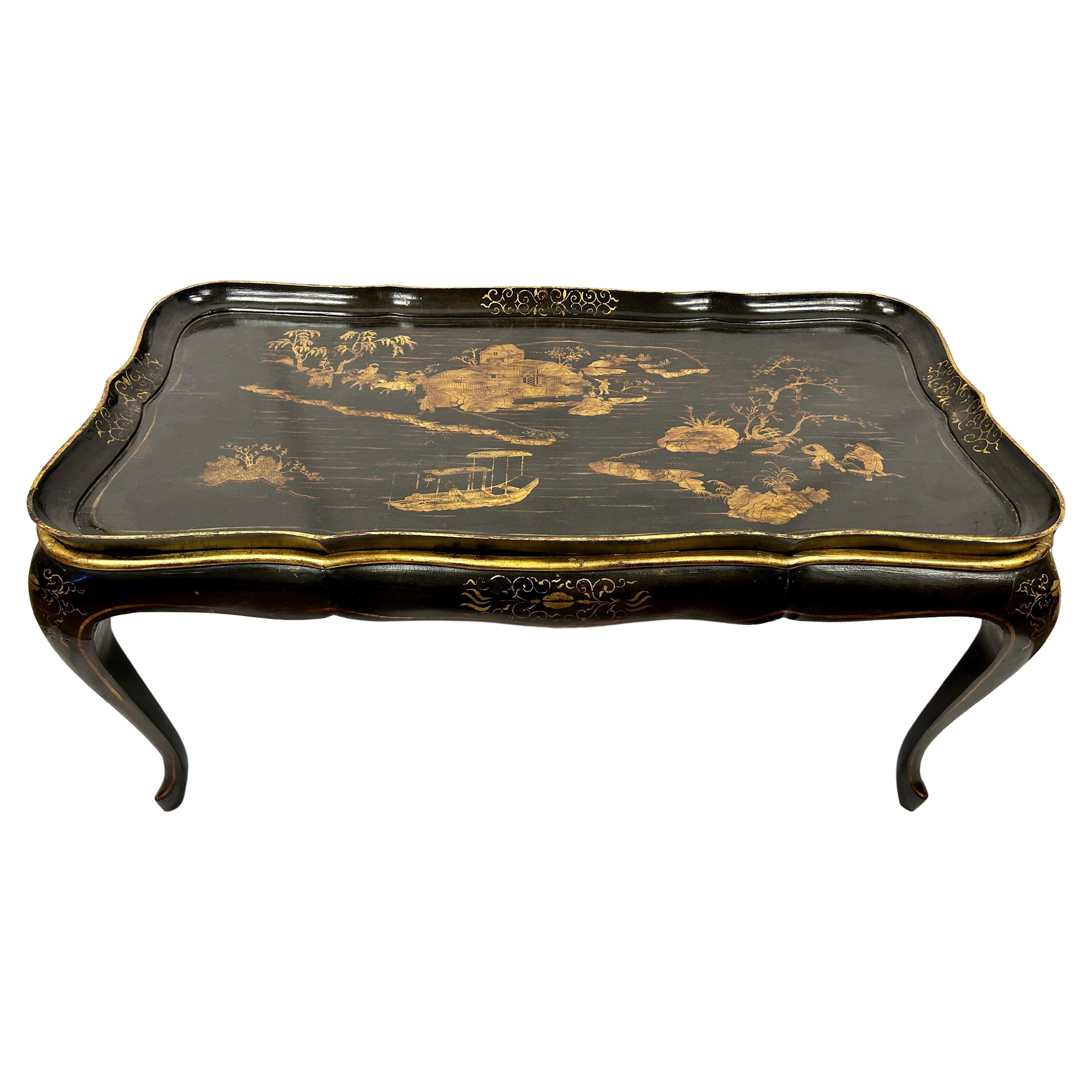 Chinoiseries Table basse laquée Chinoiserie du 19ème siècle en vente