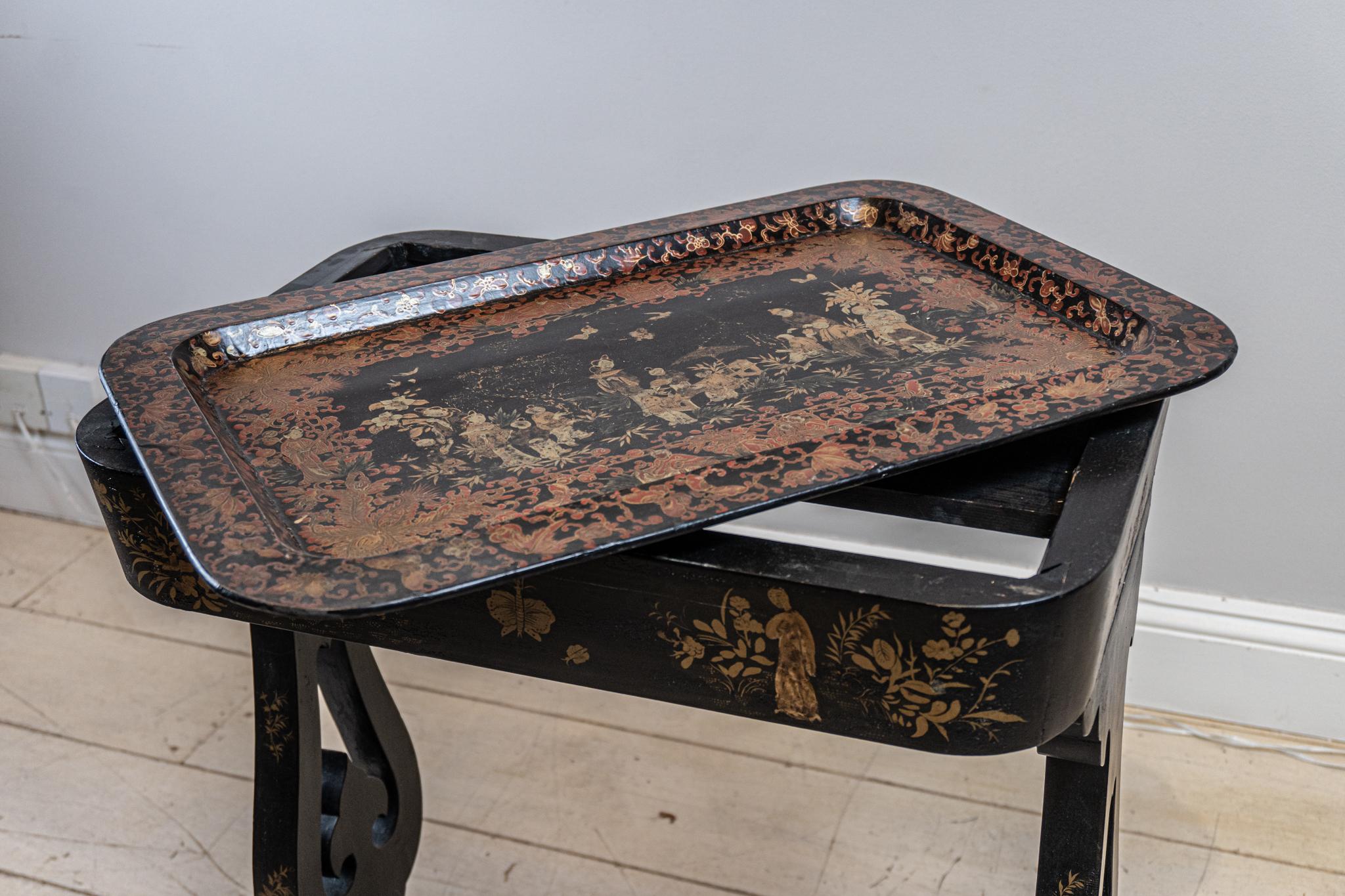 19th Century Lacquered Chinoiserie Decorated Side or Removable Tray Table In Good Condition In London, GB