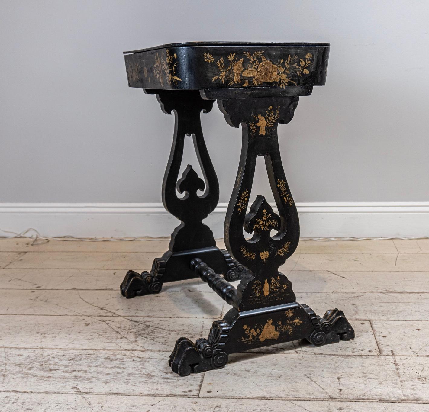19th Century Lacquered Chinoiserie Decorated Side or Removable Tray Table 3
